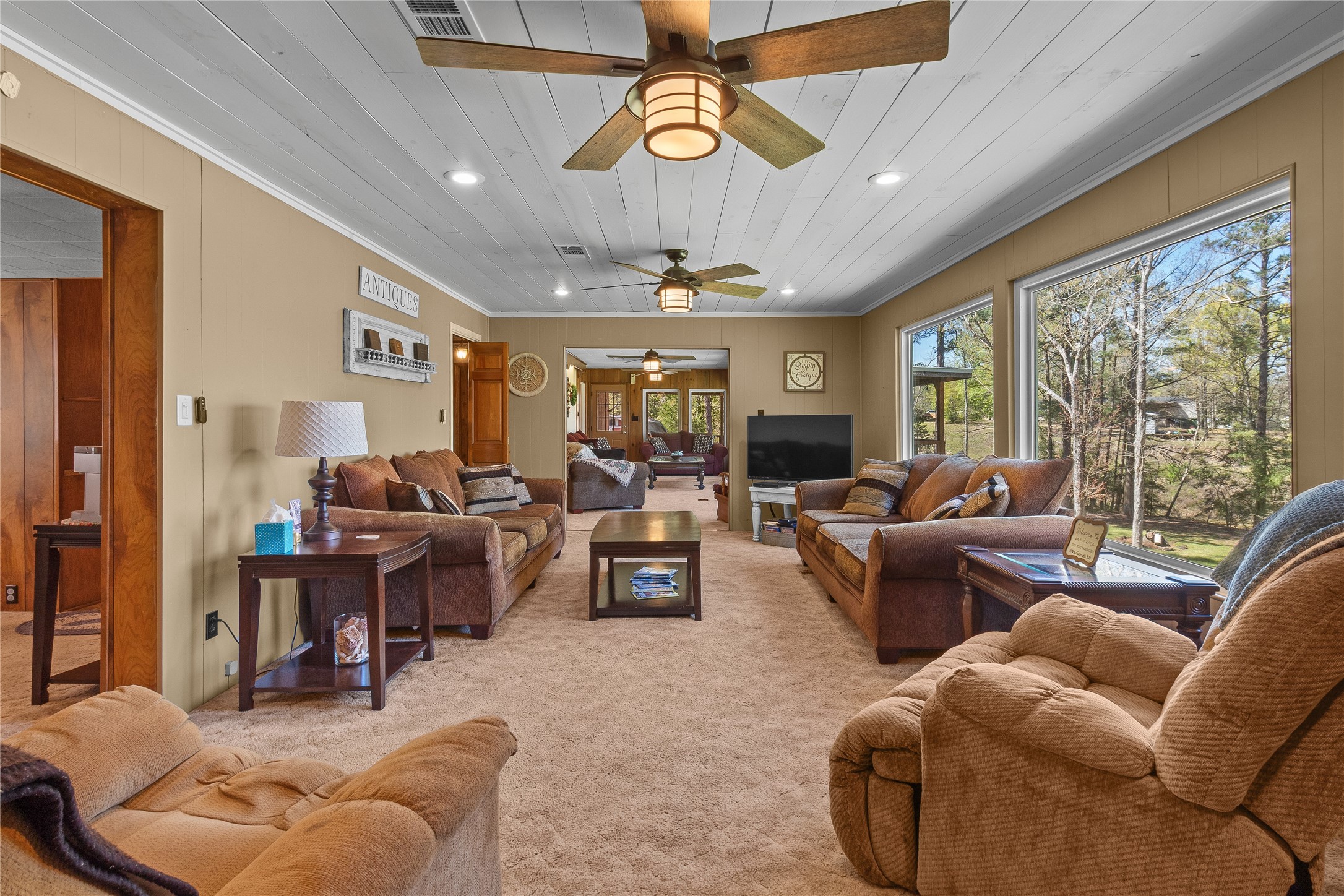 286 Lynwood Property Photo 16