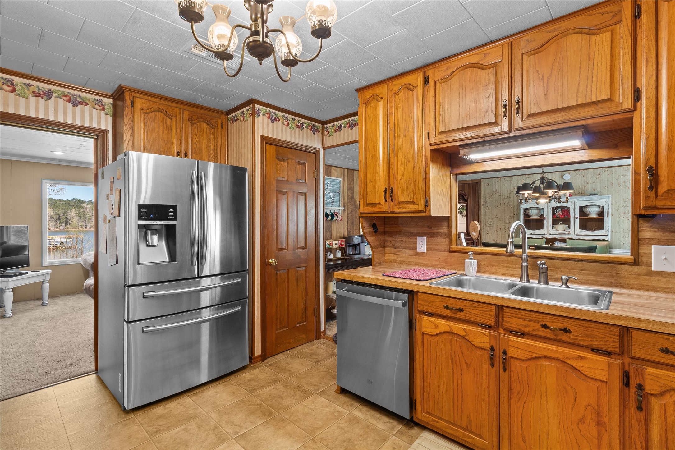 286 Lynwood Property Photo 17