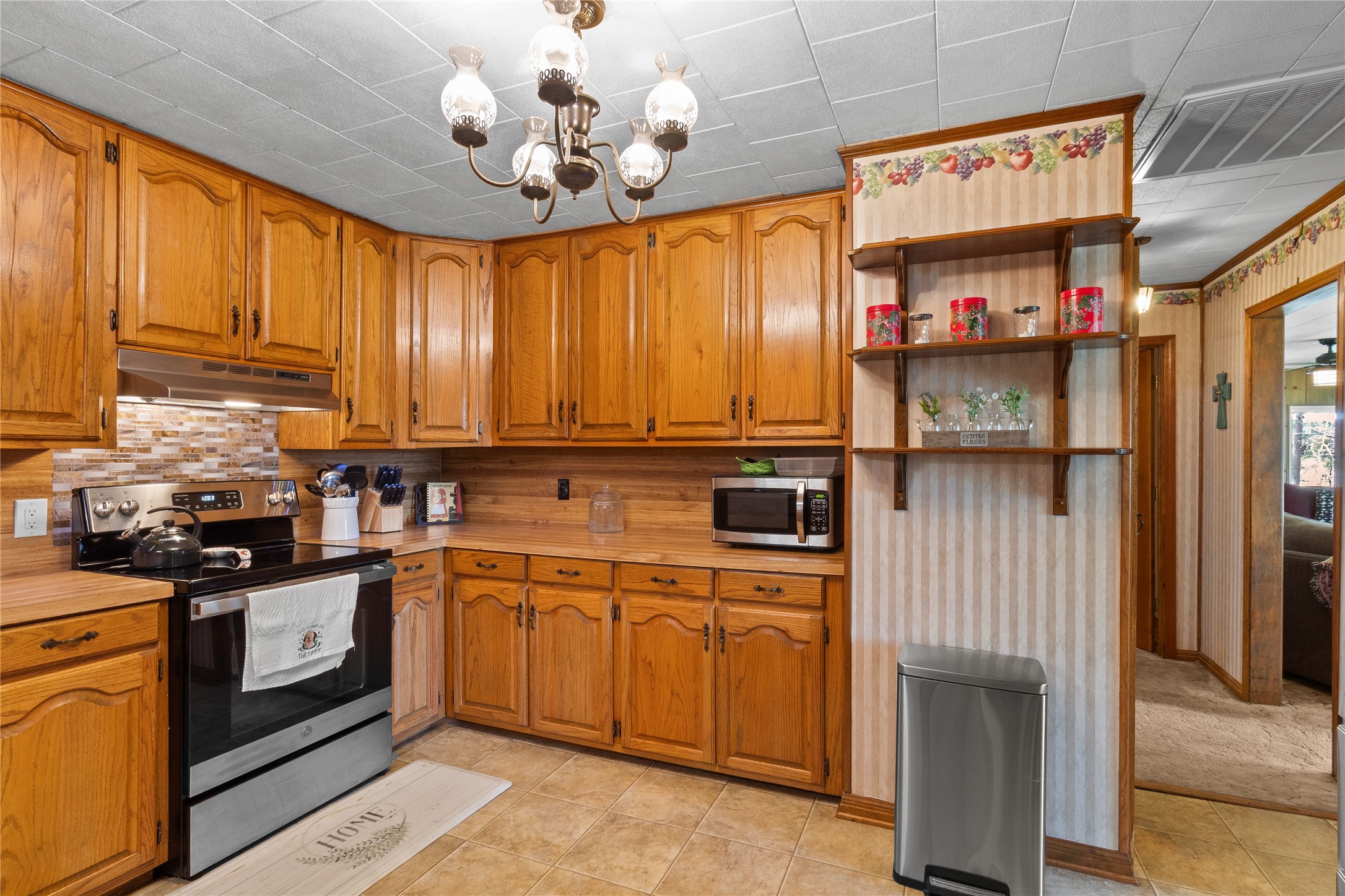 286 Lynwood Property Photo 18