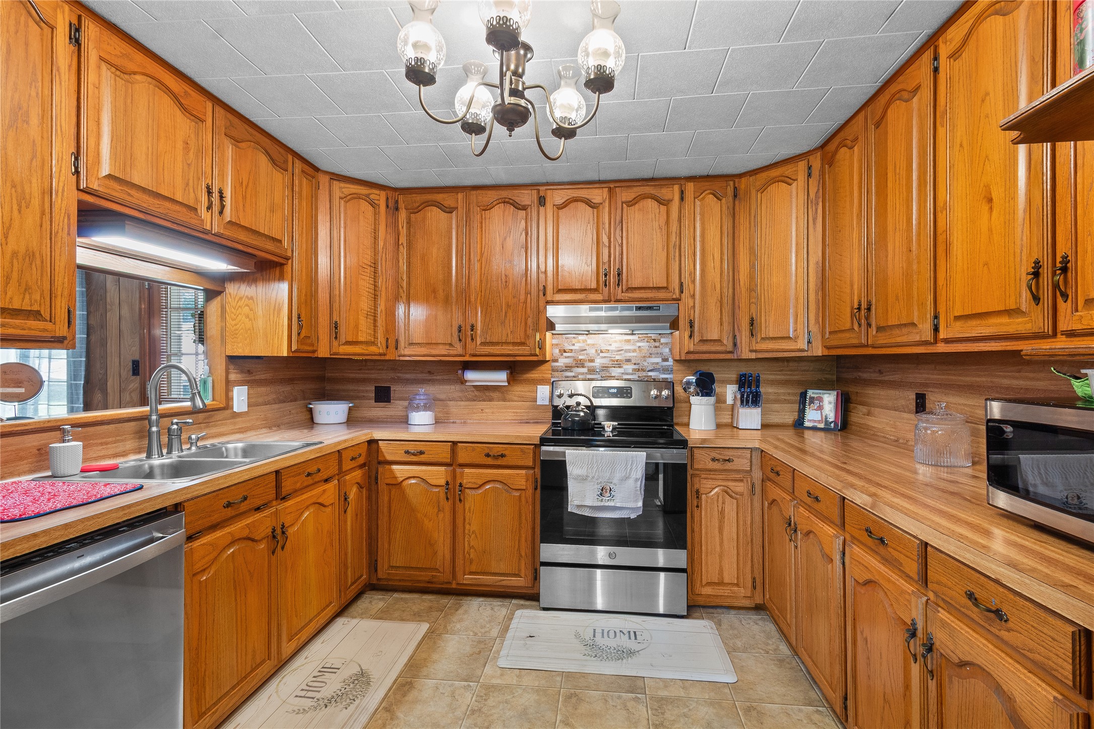 286 Lynwood Property Photo 19