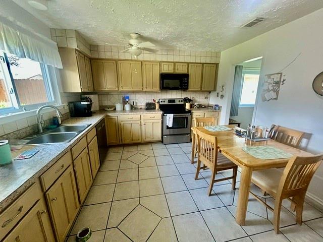 13611 Oak Ledge Drive, Houston Tx 77065 Property Photo 8