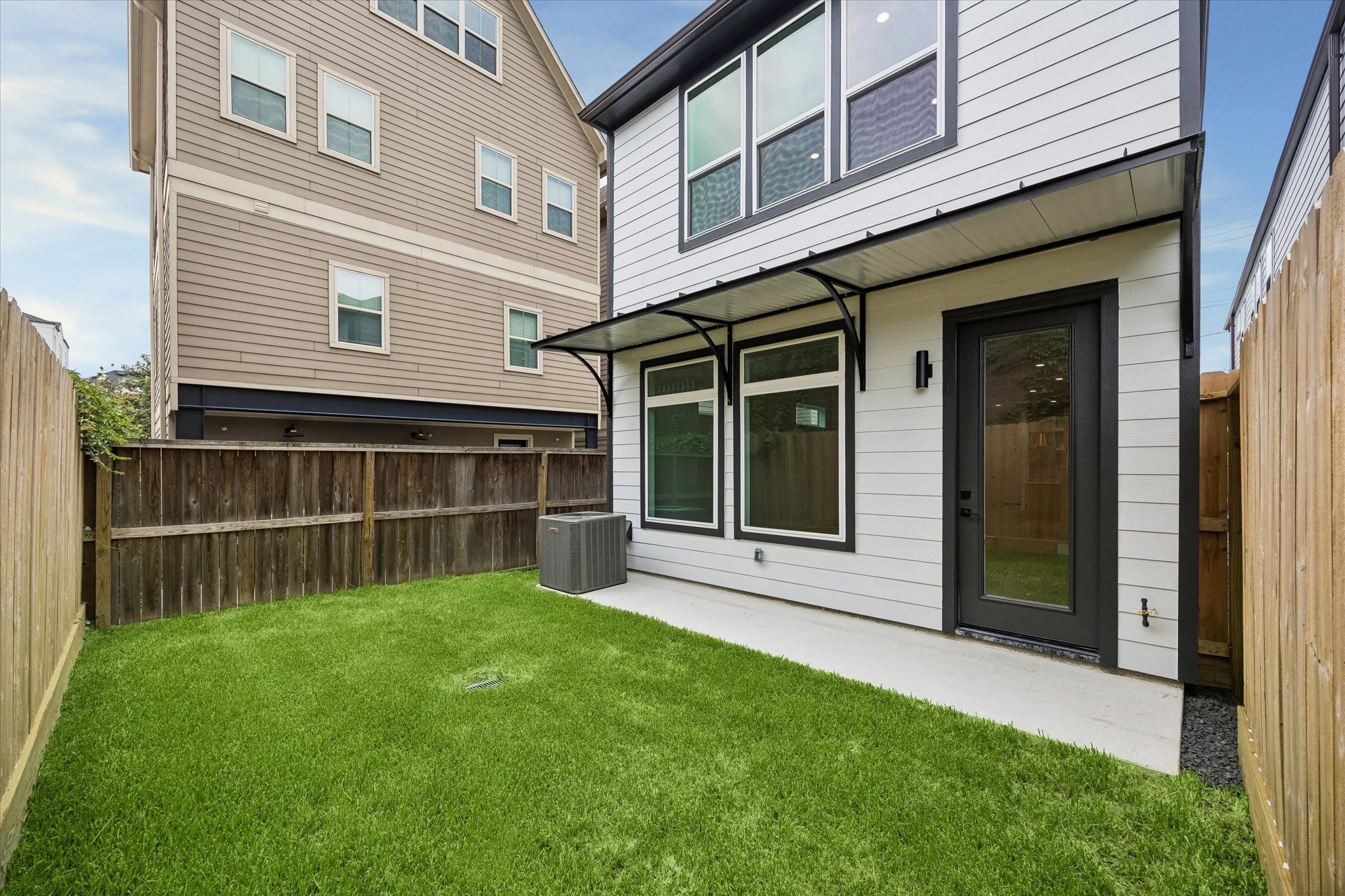 5339 A Larkin Street Property Photo 5