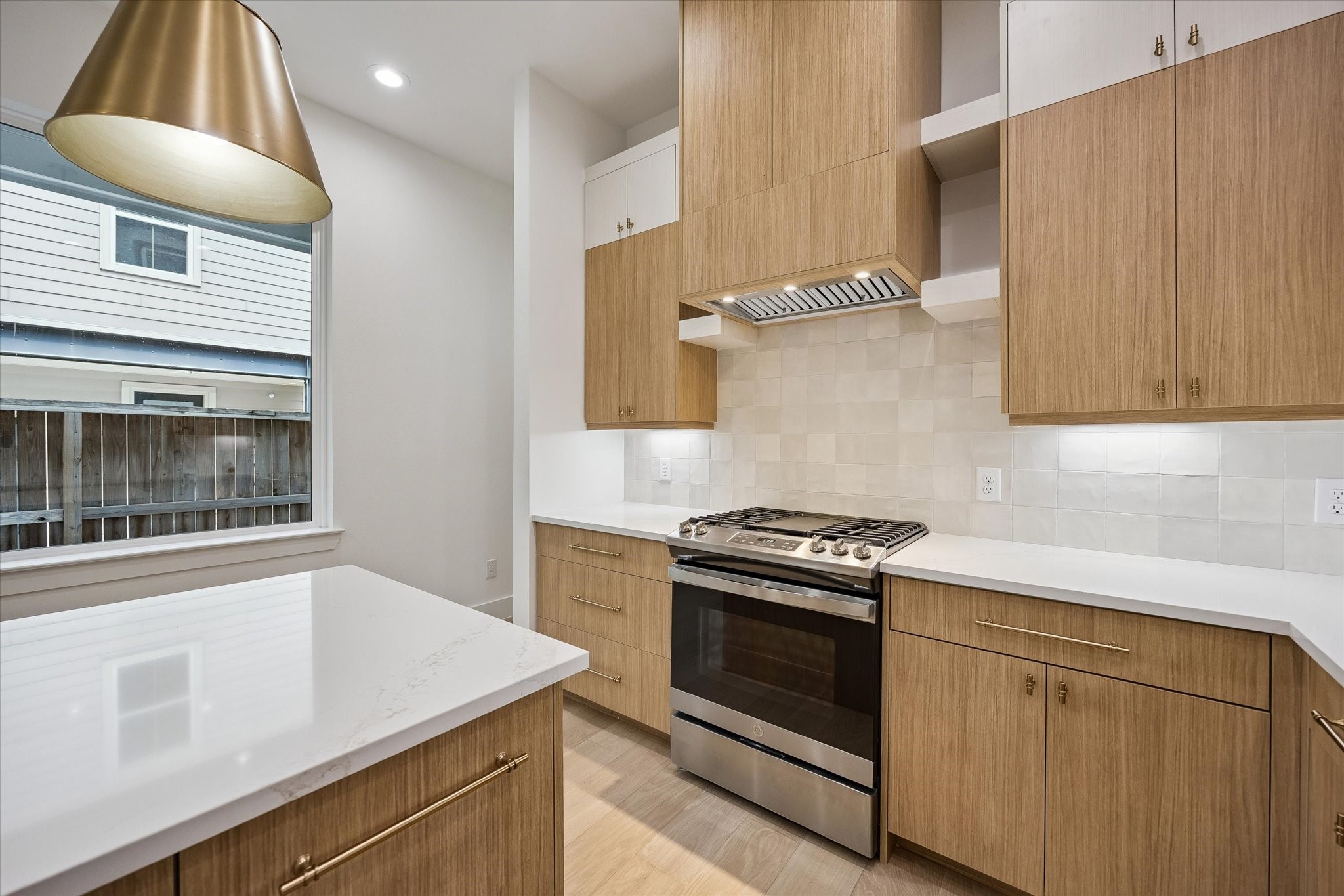 5339 A Larkin Street Property Photo 11