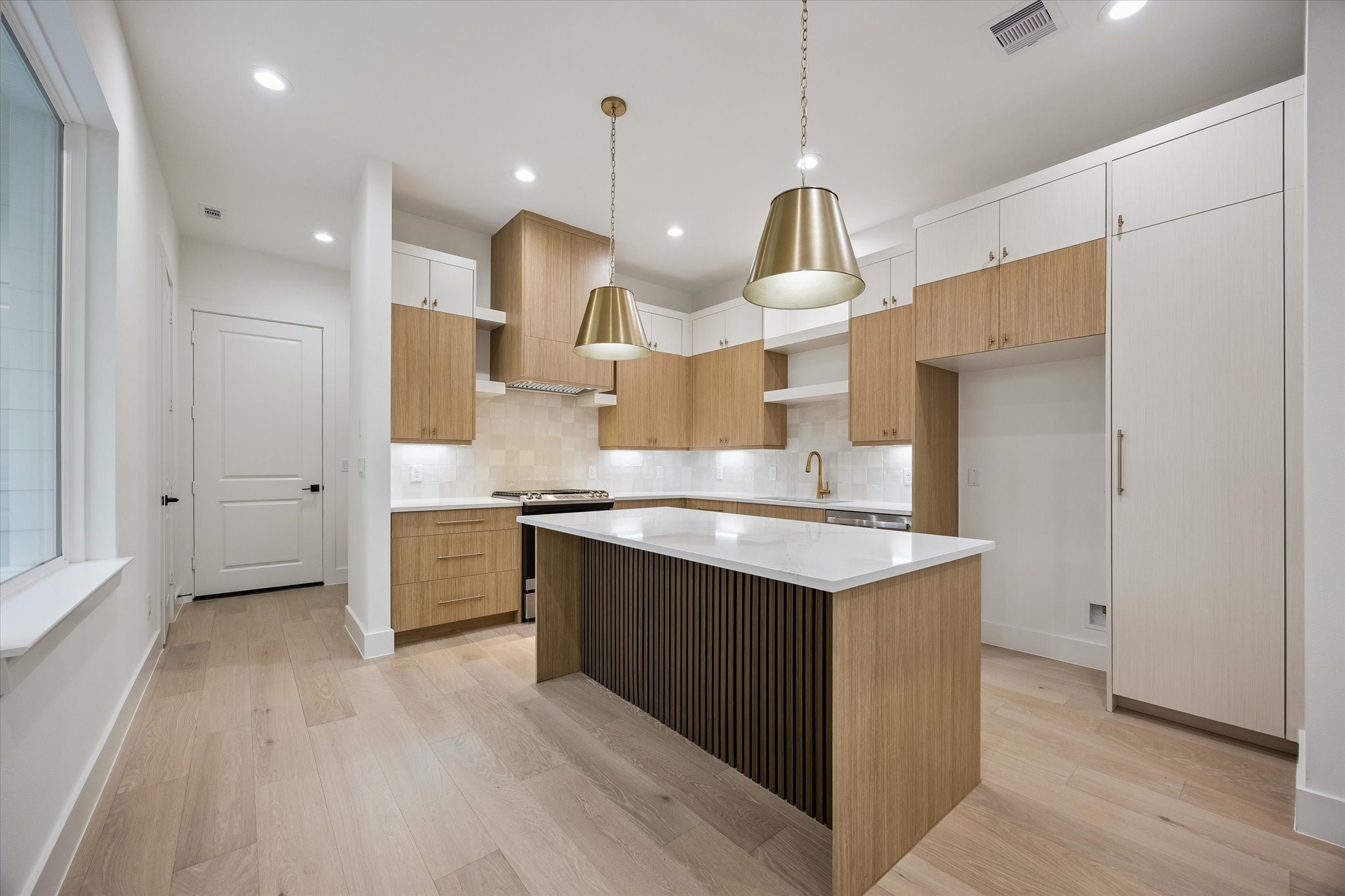 5339 A Larkin Street Property Photo 12