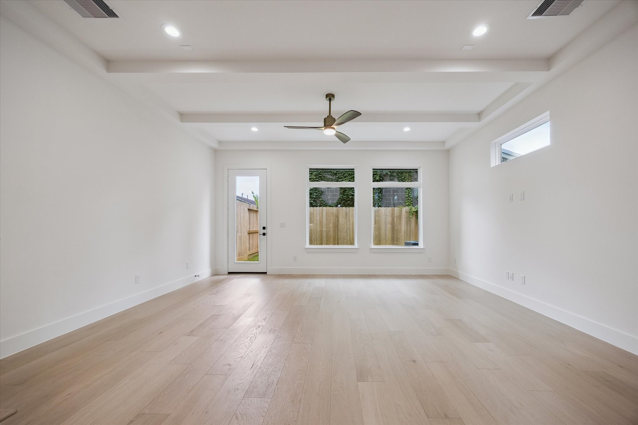 5339 A Larkin Street Property Photo 18