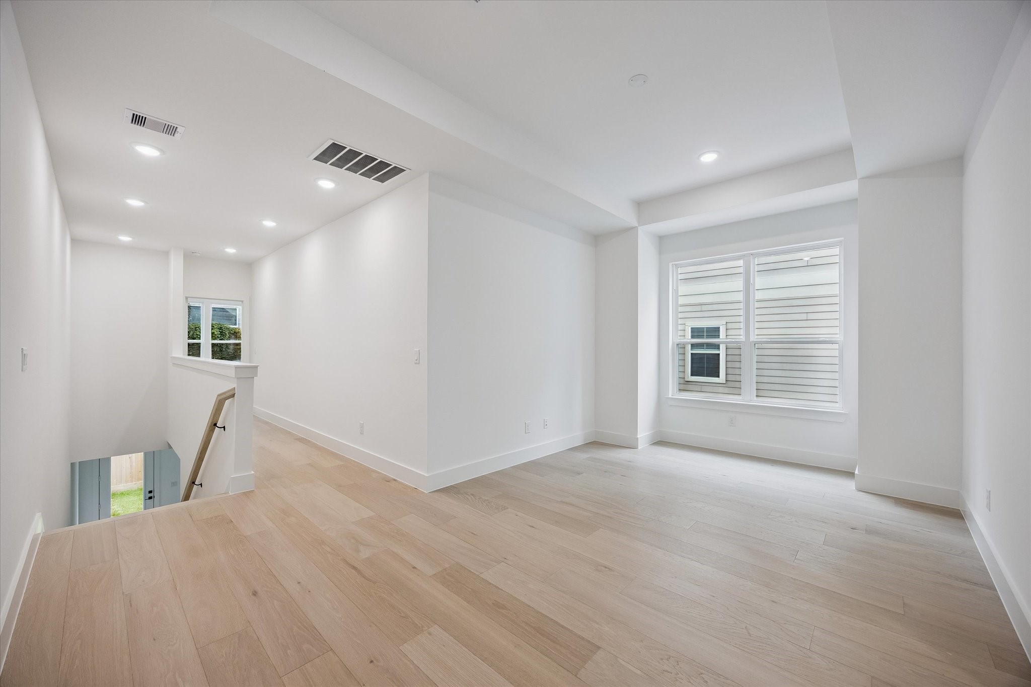 5339 A Larkin Street Property Photo 21