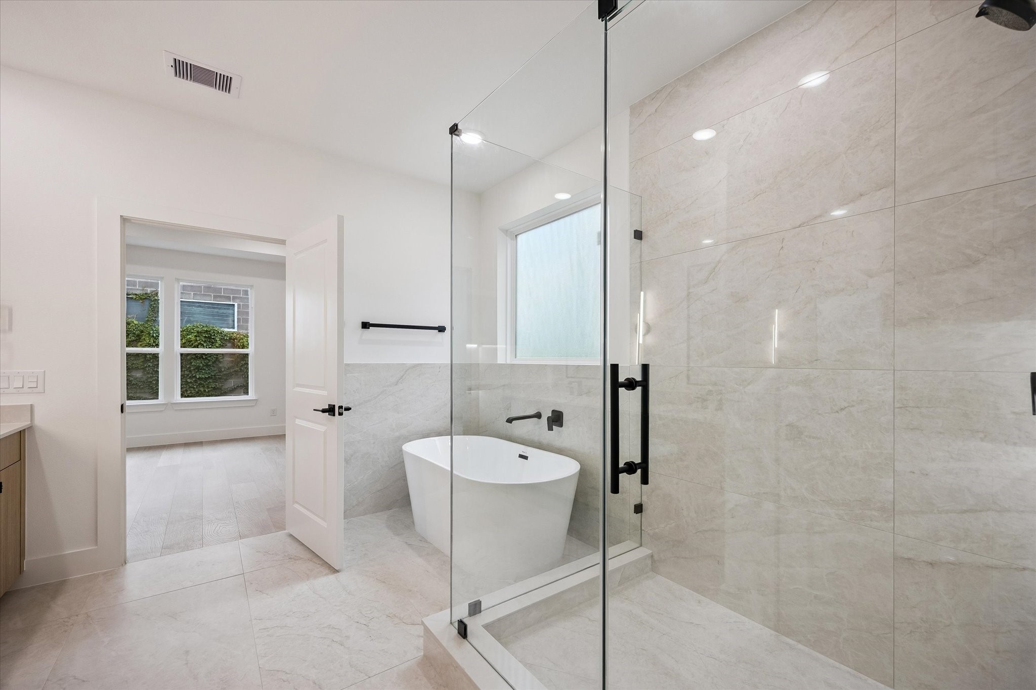 5339 A Larkin Street Property Photo 28