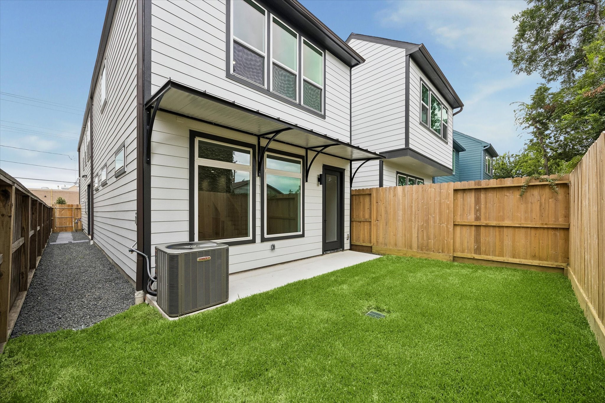 5339 A Larkin Street Property Photo 33
