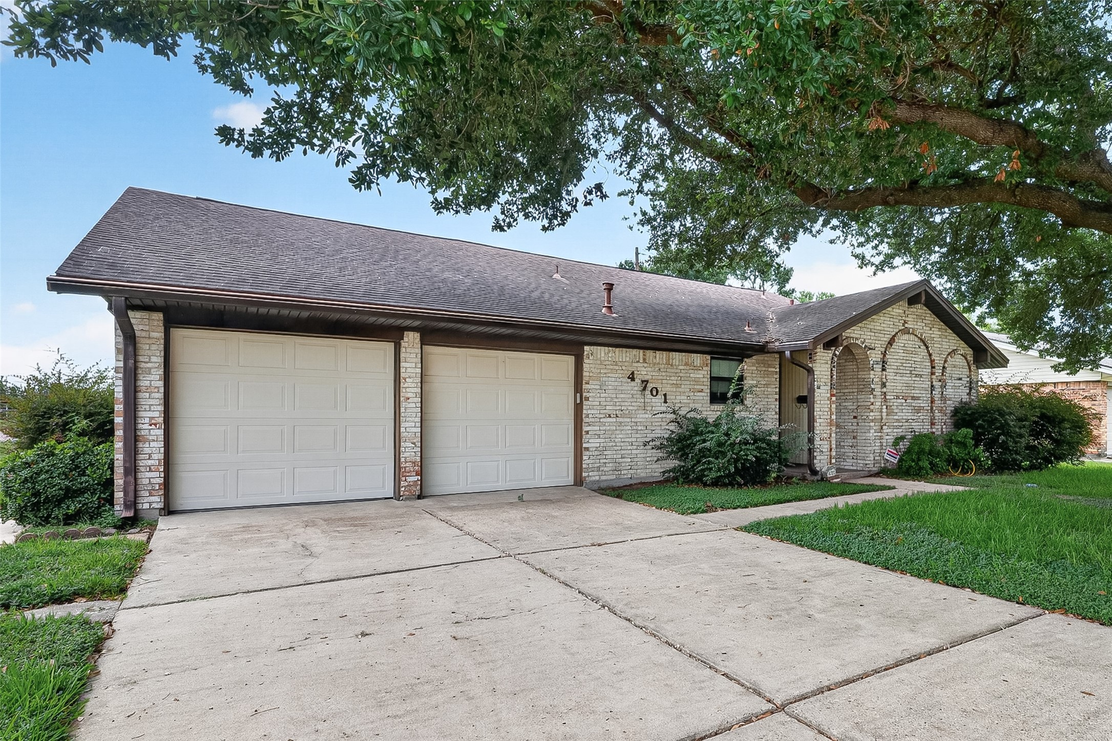 4701 Crepe Myrtle Lane Property Photo 4