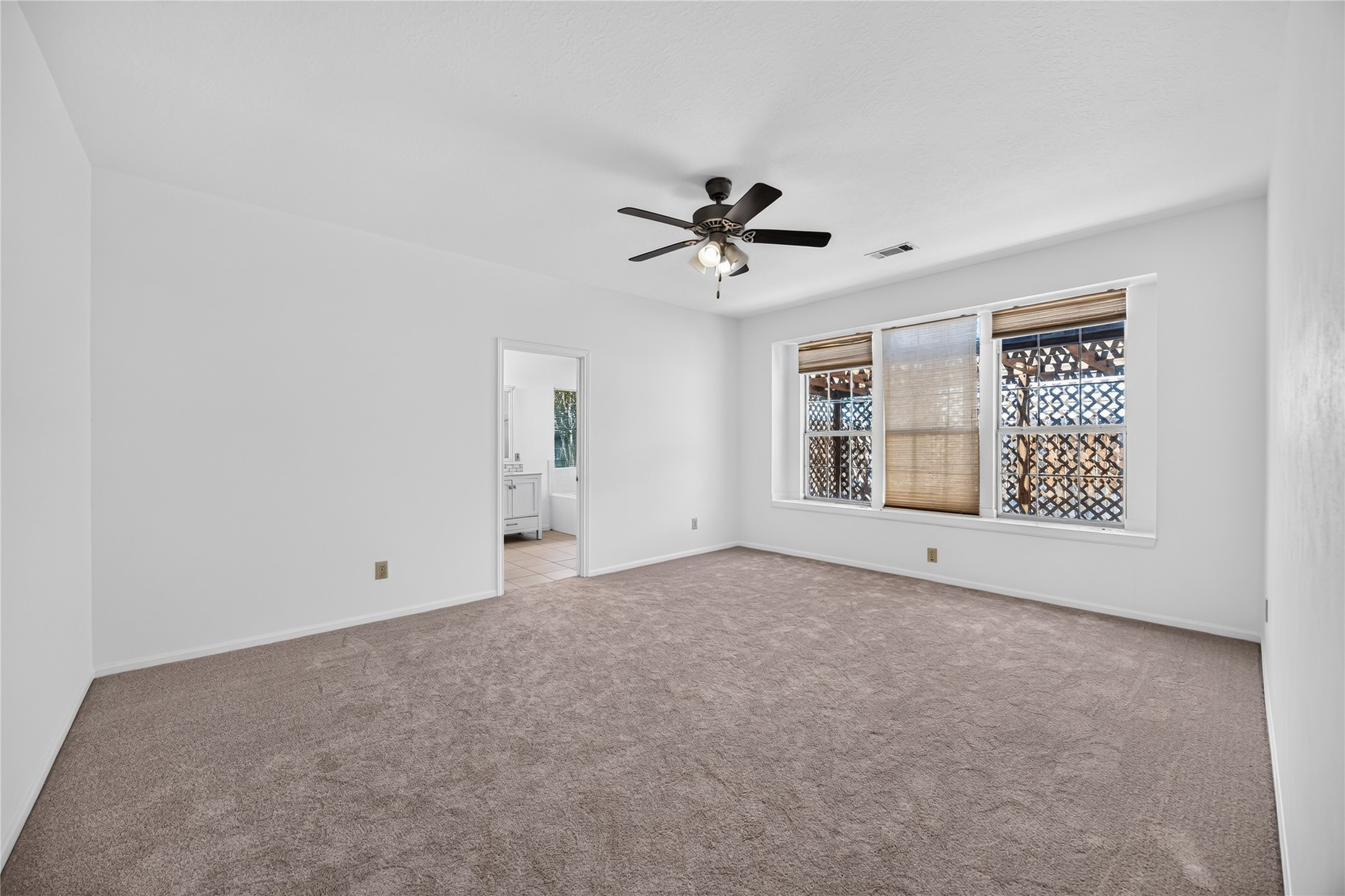 88 Laughing Brook Court Property Photo 11