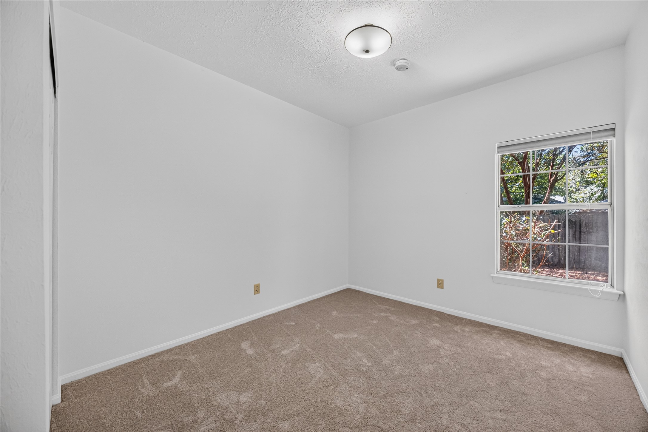 88 Laughing Brook Court Property Photo 16