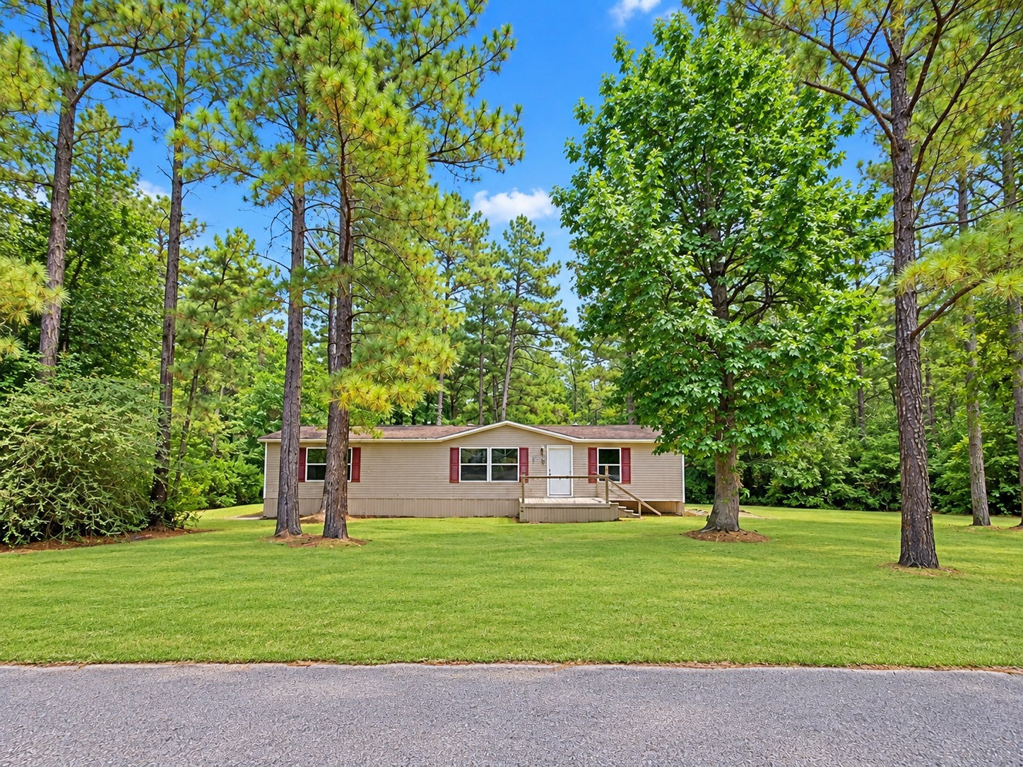 235 Red Oak Property Photo 1