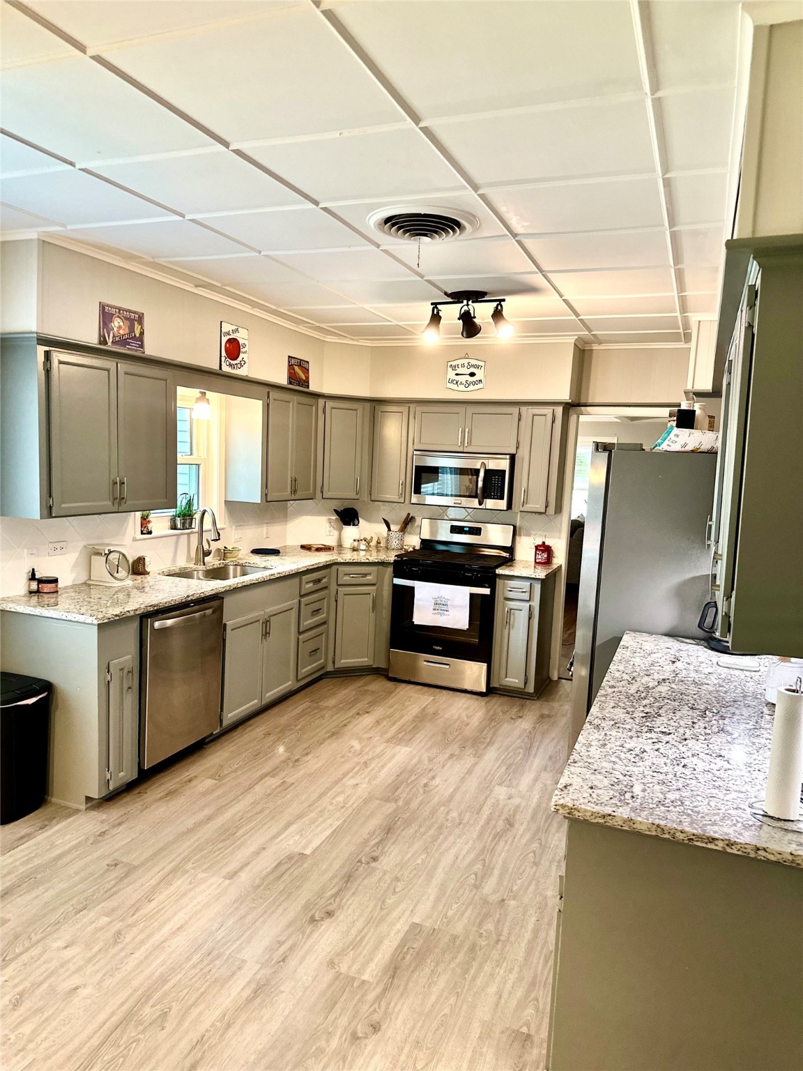 216 S William Barnett Avenue Property Photo 16