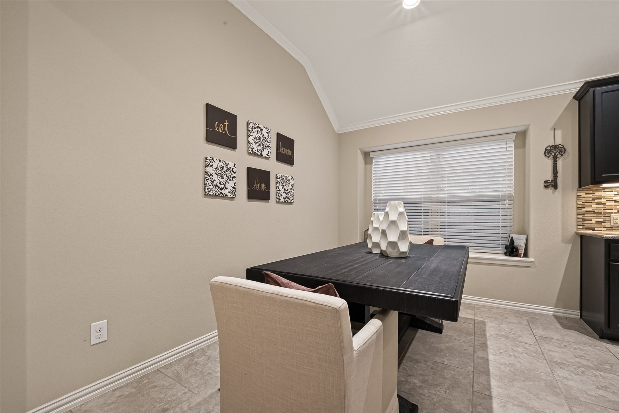 6807 Peach Mill Lane Property Photo 14