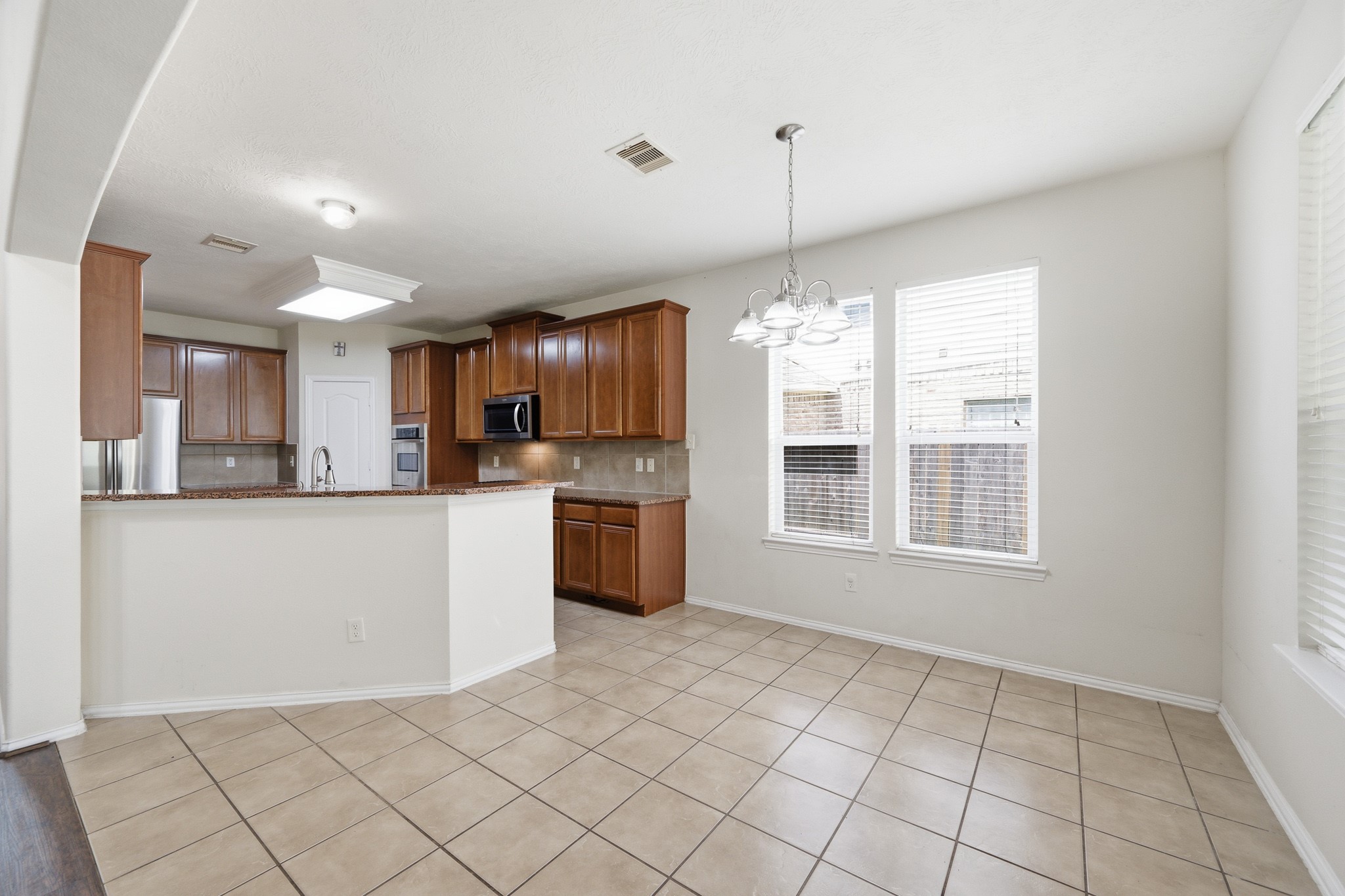 2117 Rushing Spring Drive Property Photo 12