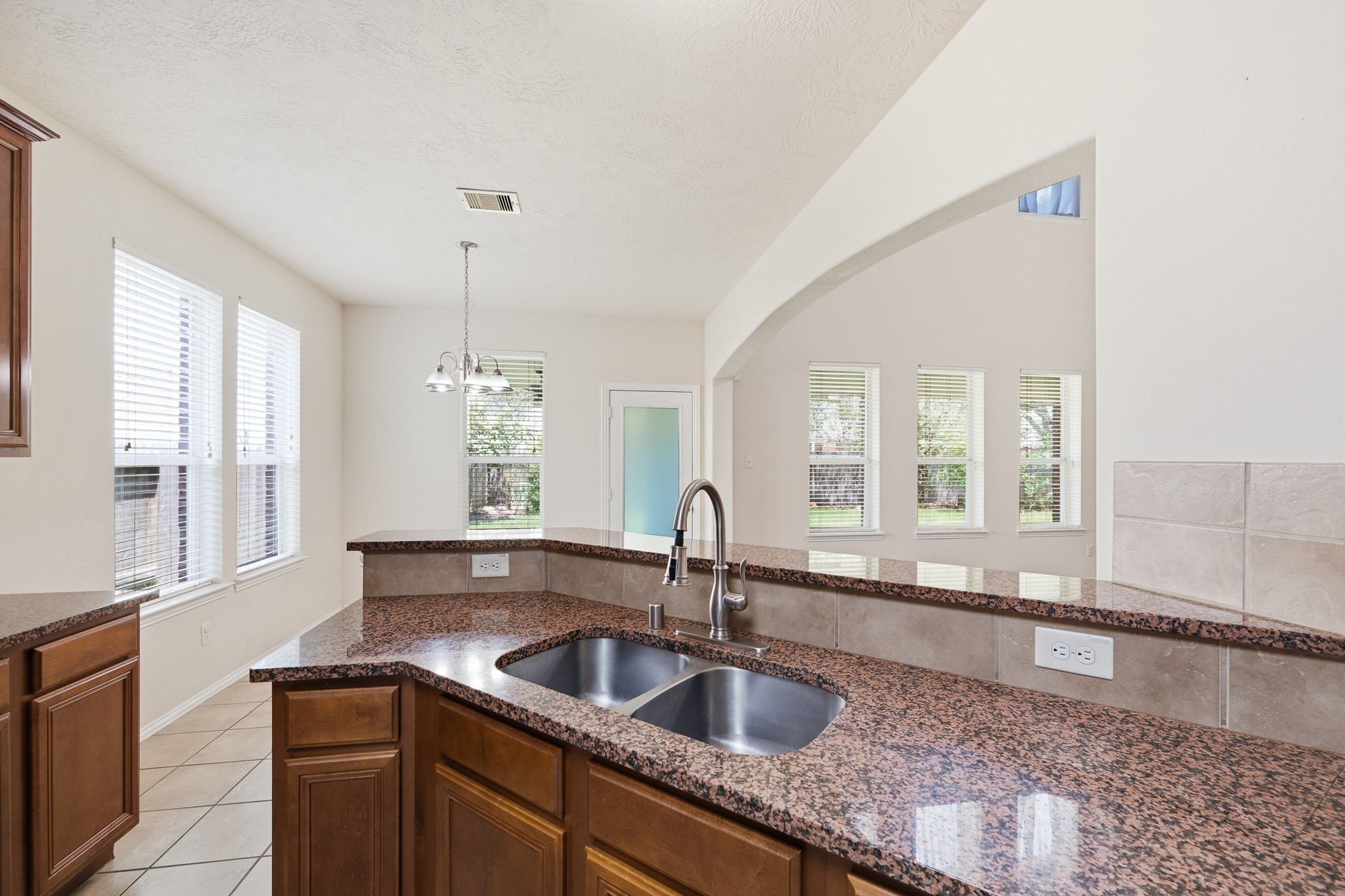 2117 Rushing Spring Drive Property Photo 17