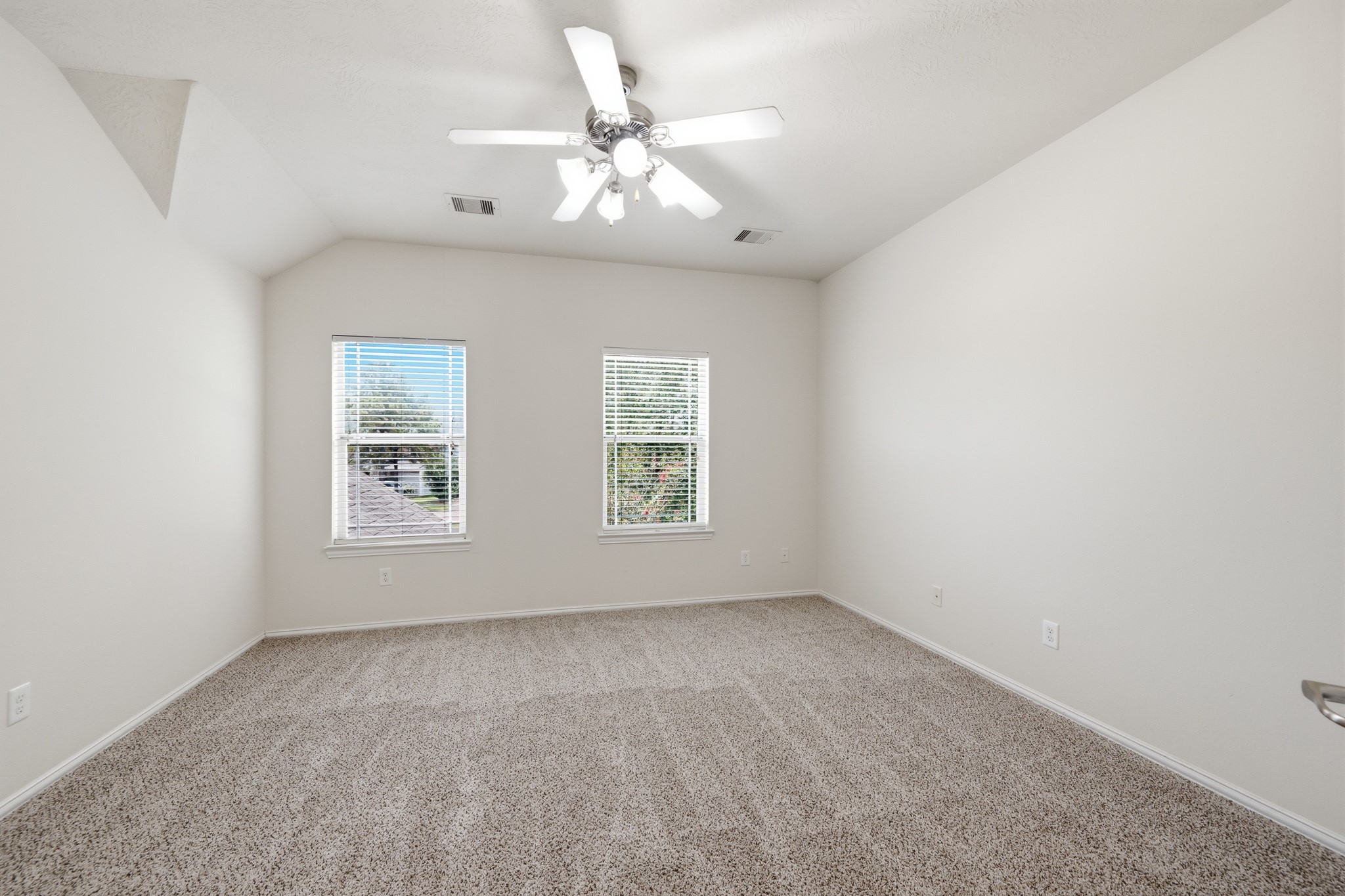 2117 Rushing Spring Drive Property Photo 32