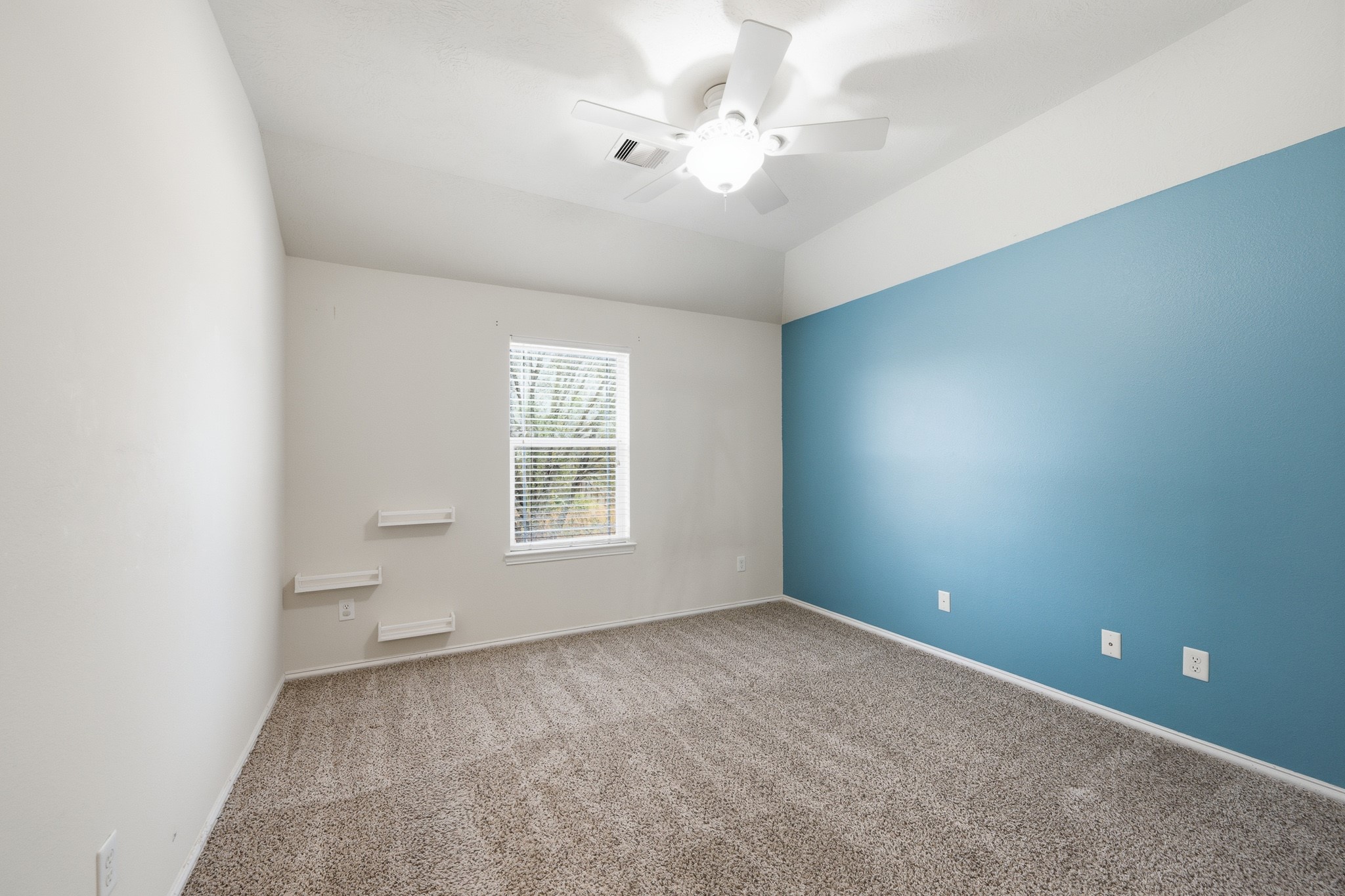 2117 Rushing Spring Drive Property Photo 34