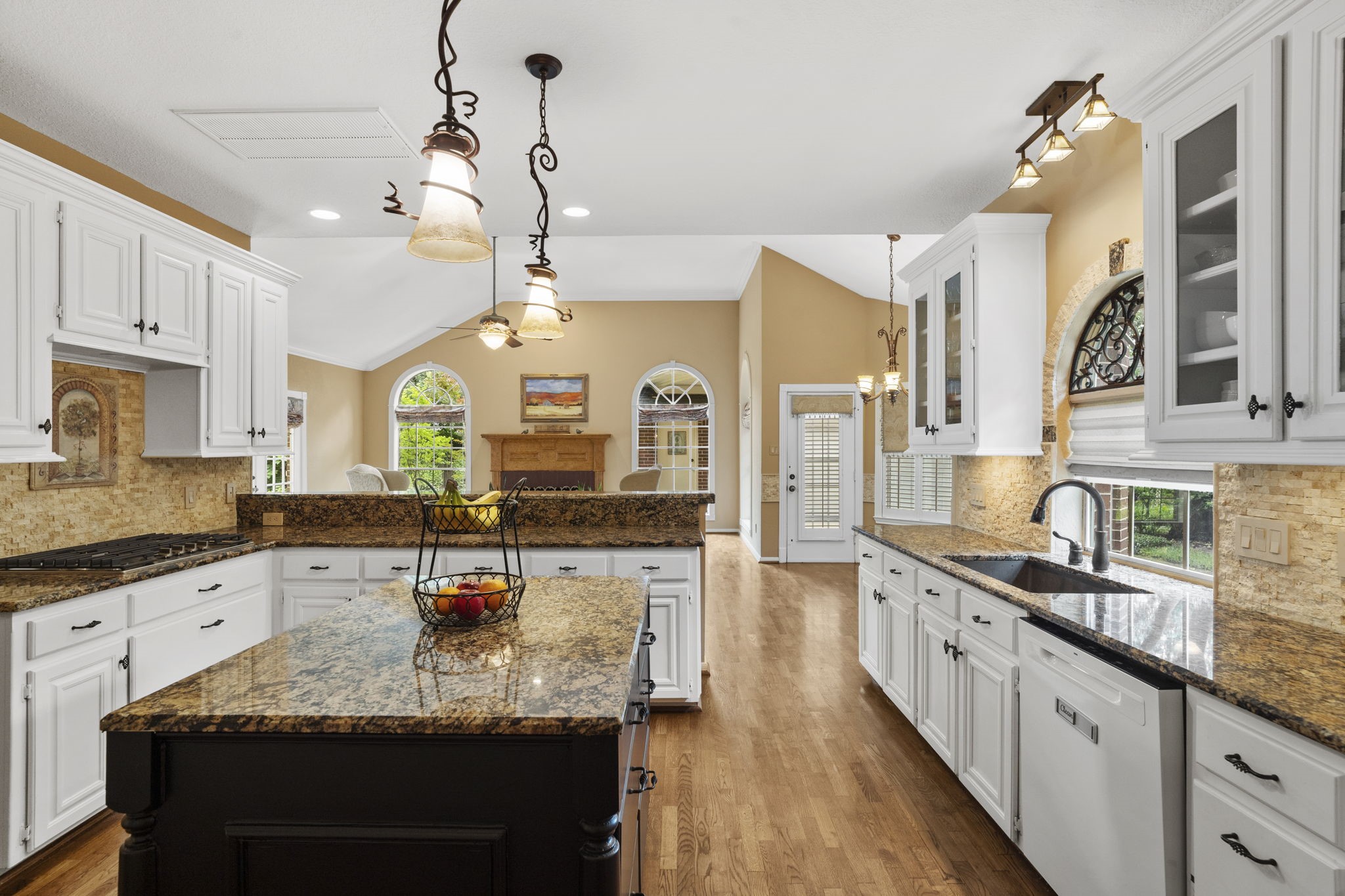 23 Saint Simons Court Property Photo 8