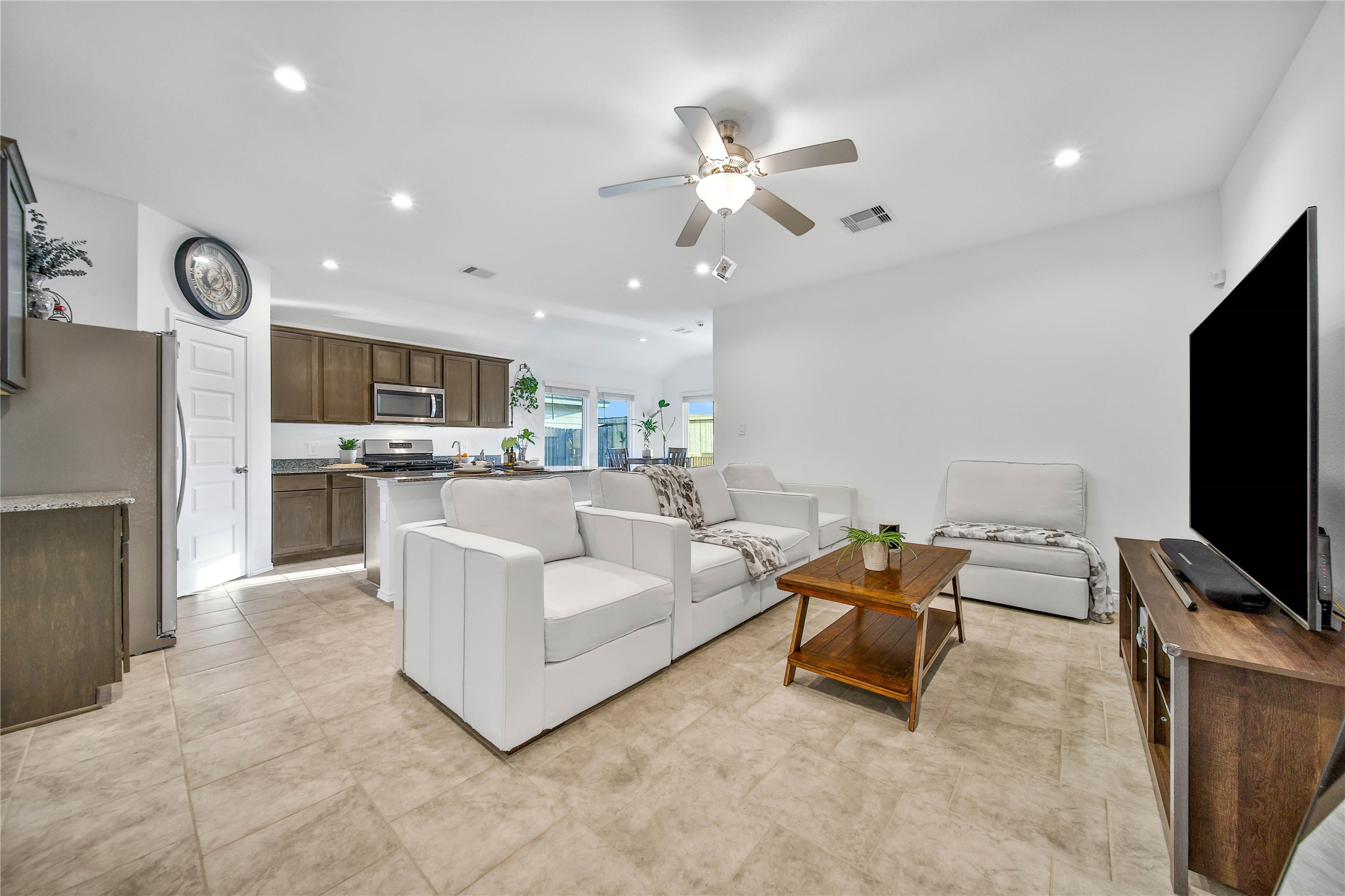 7542 Cynomys Court Property Photo 8