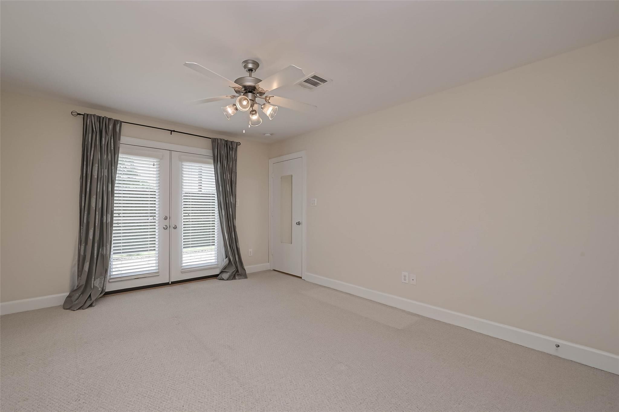 650 Westcross Street 85 Property Photo 7