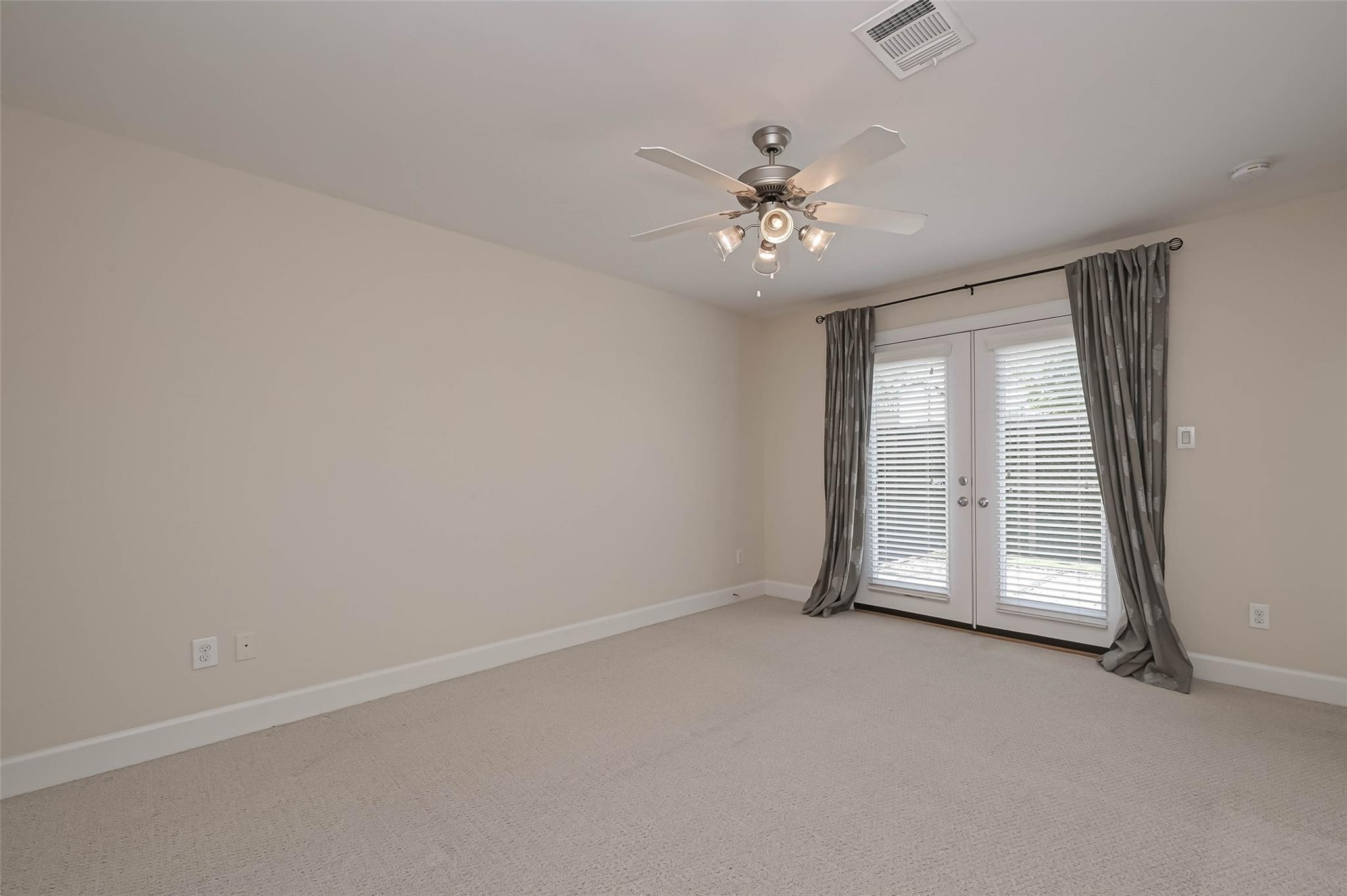 650 Westcross Street 85 Property Photo 8