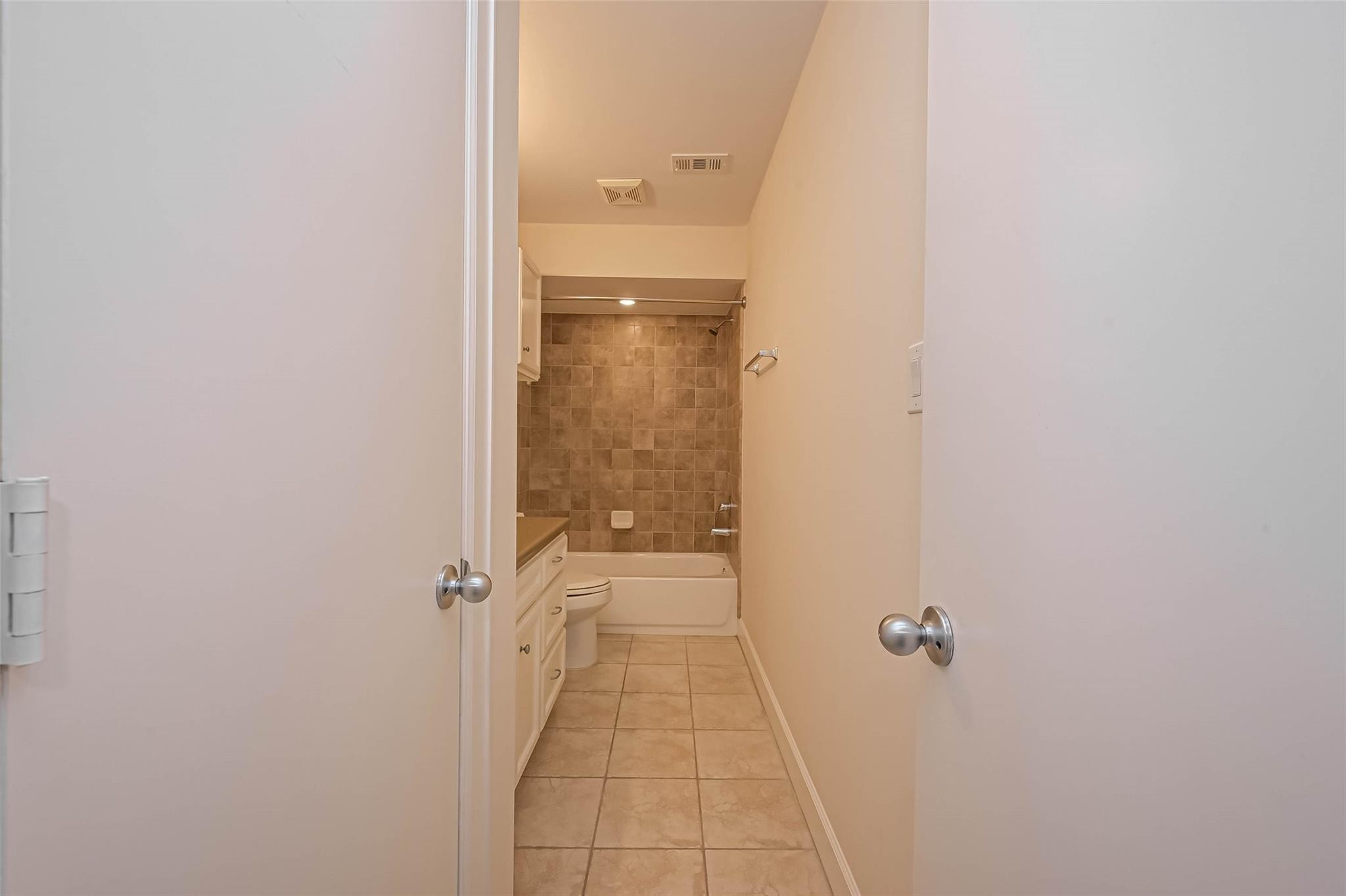 650 Westcross Street 85 Property Photo 10