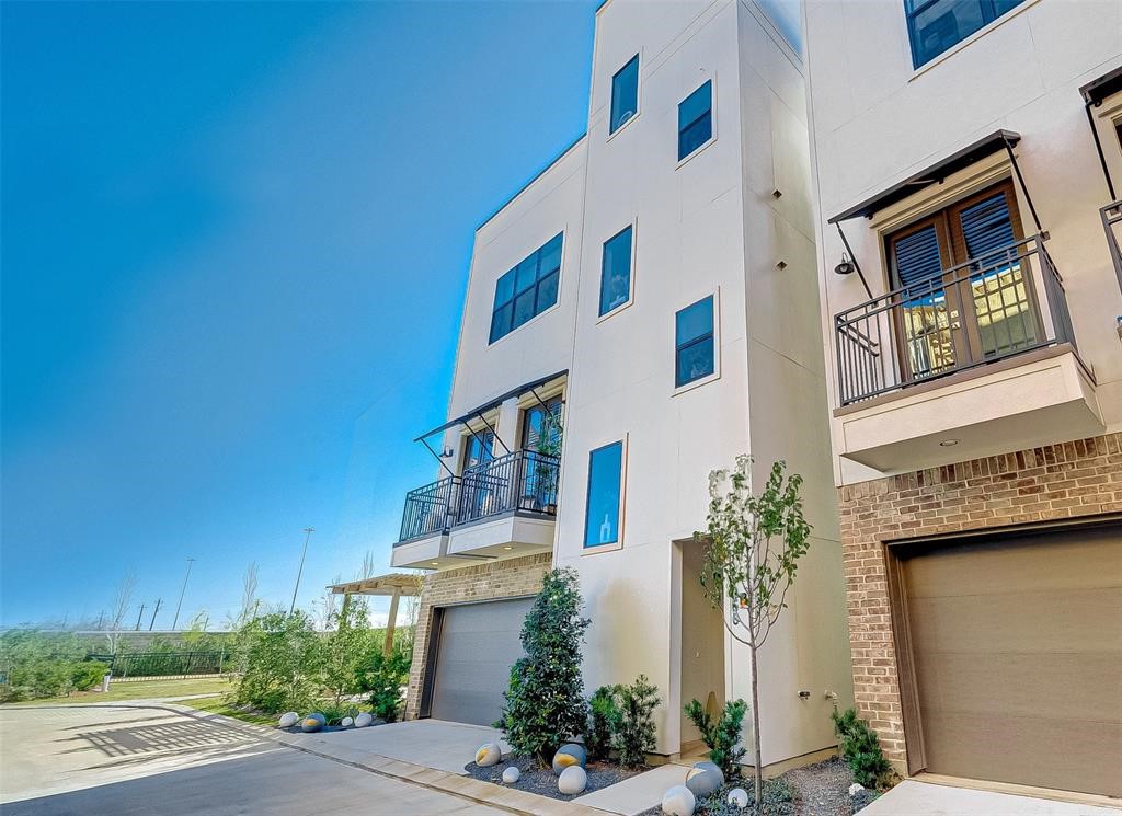 1256 N Post Oak Road B Property Photo 3