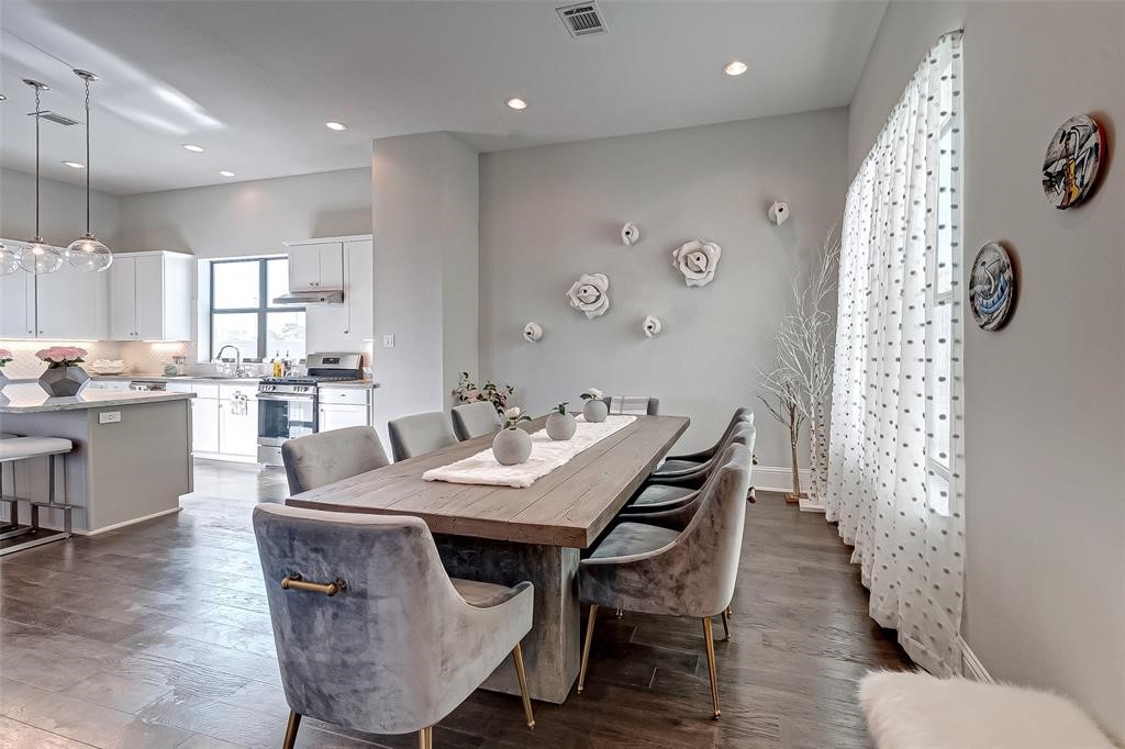 1256 N Post Oak Road B Property Photo 13