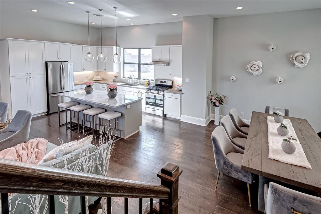 1256 N Post Oak Road B Property Photo 19