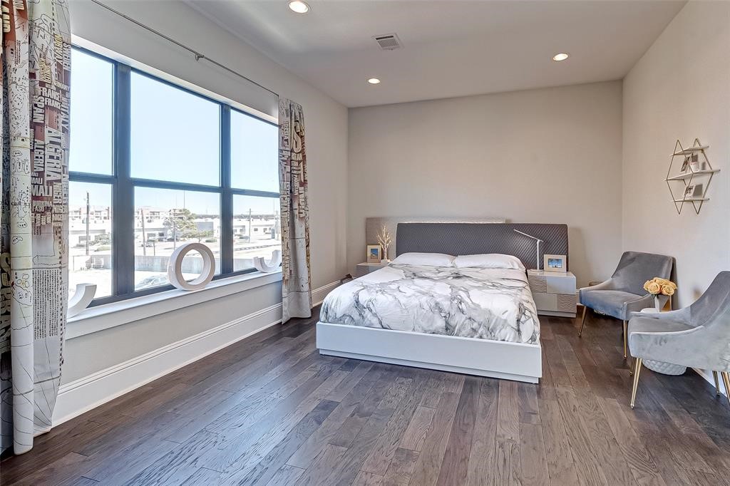 1256 N Post Oak Road B Property Photo 23