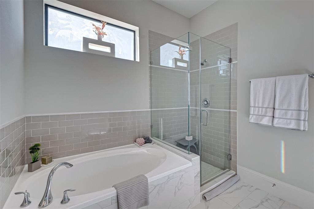 1256 N Post Oak Road B Property Photo 27