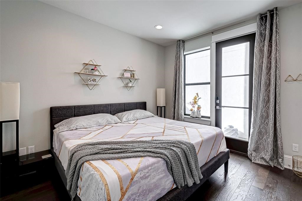 1256 N Post Oak Road B Property Photo 30