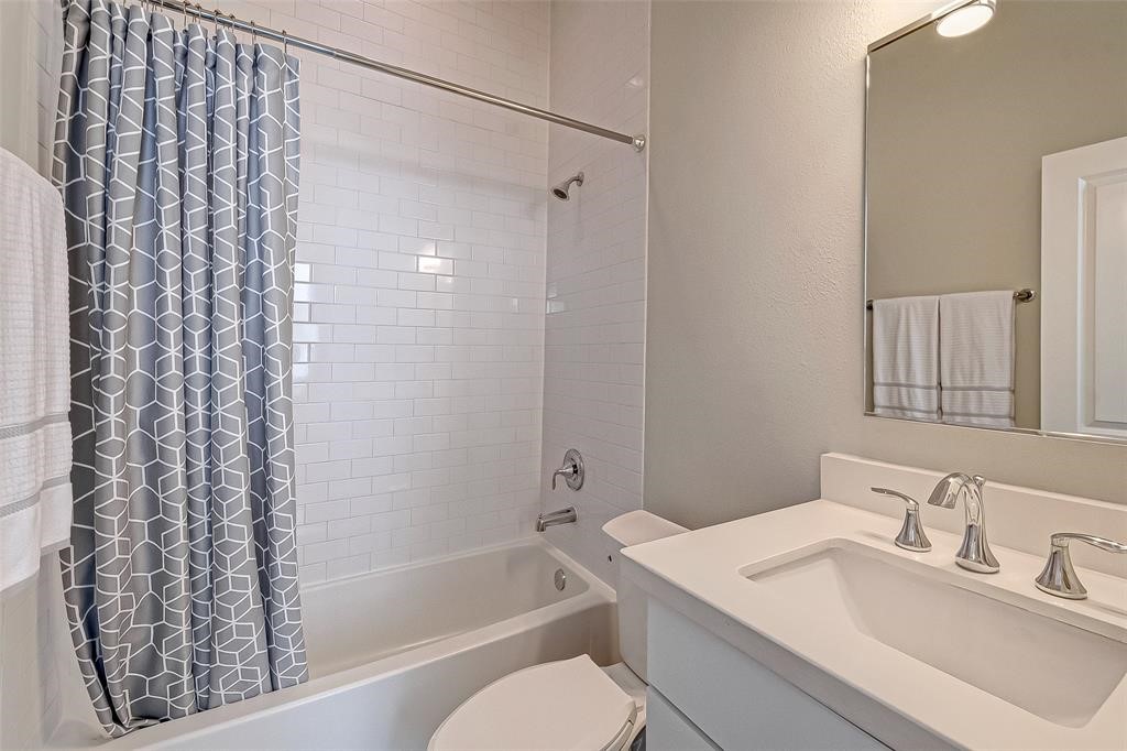 1256 N Post Oak Road B Property Photo 34