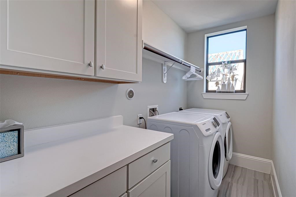 1256 N Post Oak Road B Property Photo 35