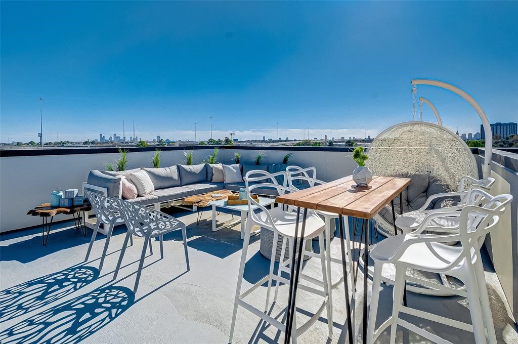 1256 N Post Oak Road B Property Photo 36