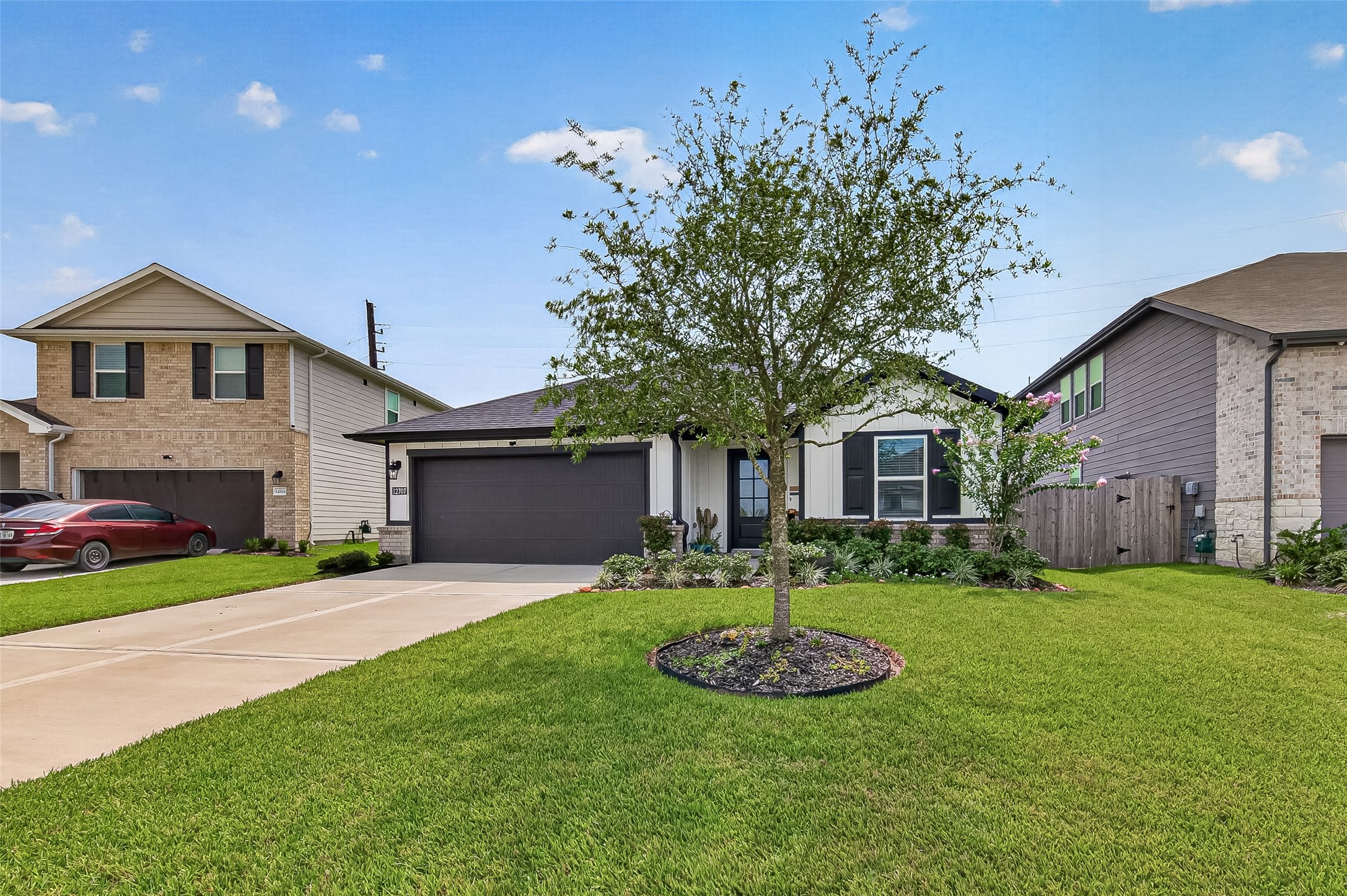 12707 Gabrial Drive Property Photo 1