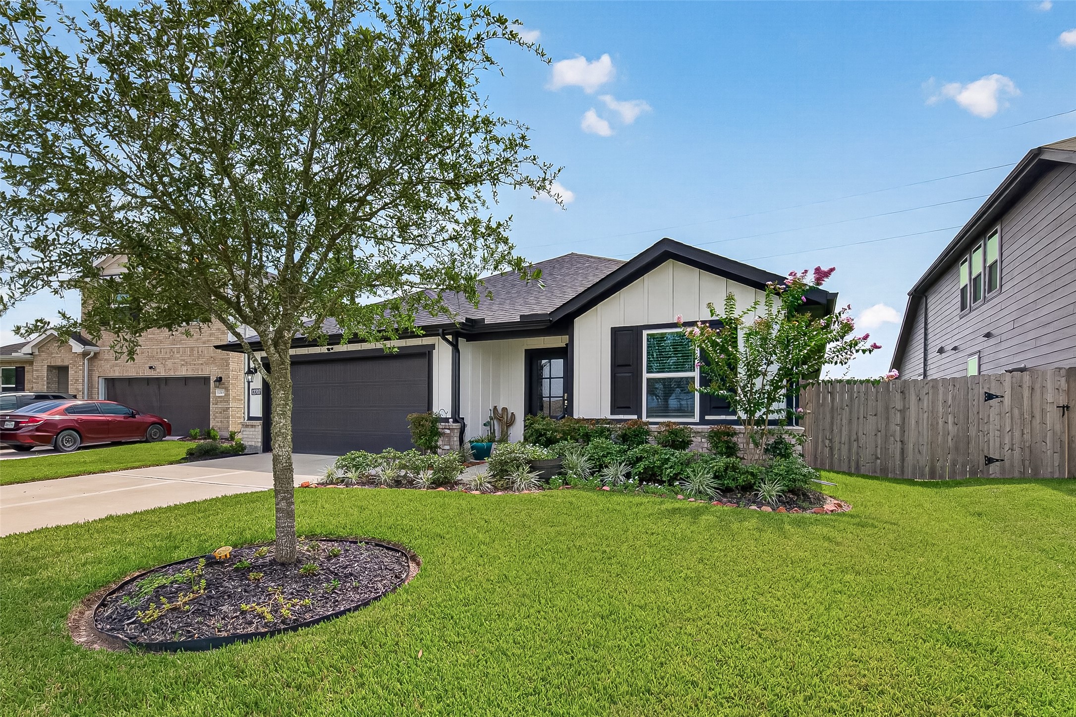 12707 Gabrial Drive Property Photo 2