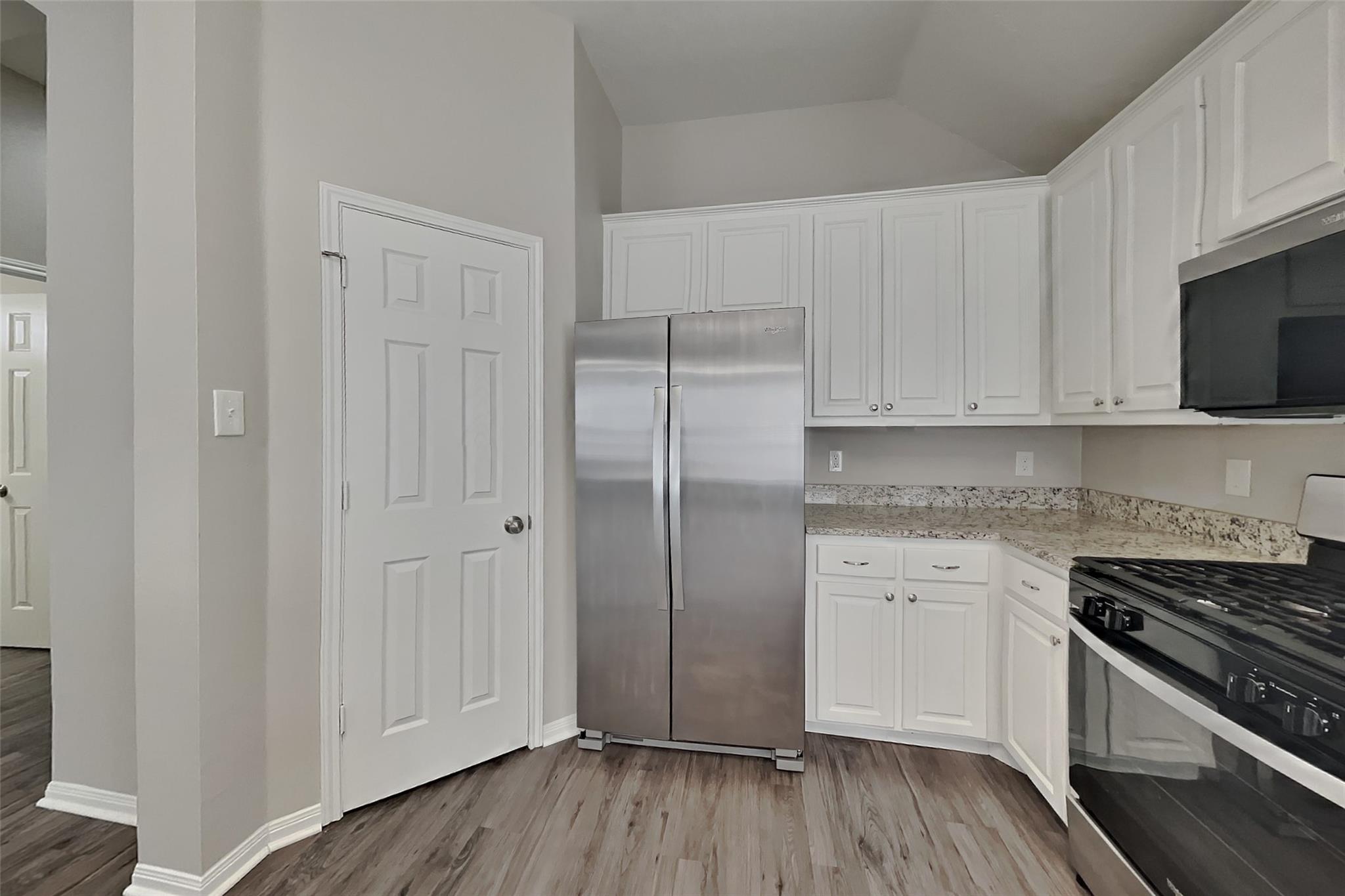 2606 Spring Chase Drive Property Photo 5