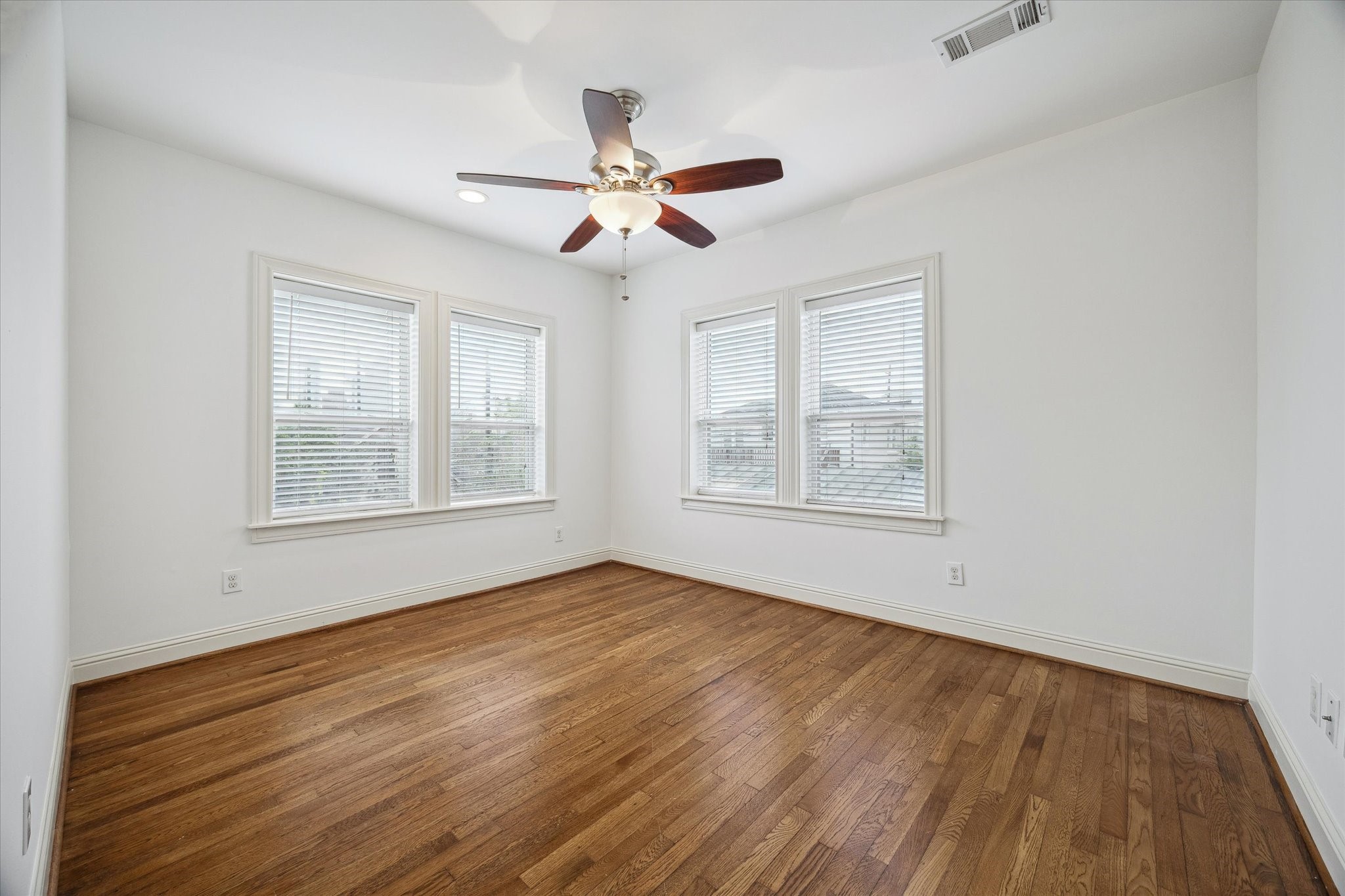 1909 W Lamar Street Property Photo 26