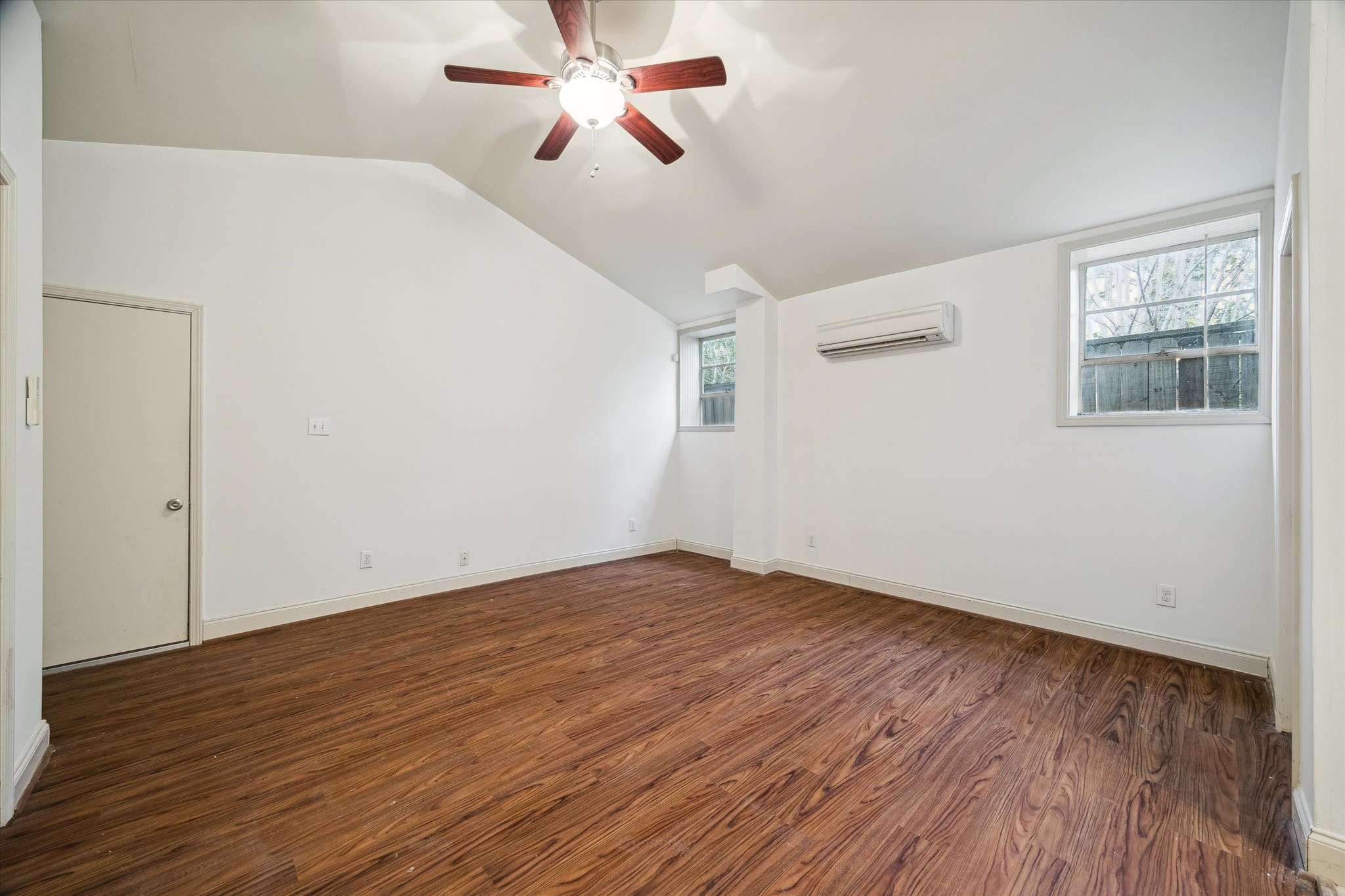1909 W Lamar Street Property Photo 28