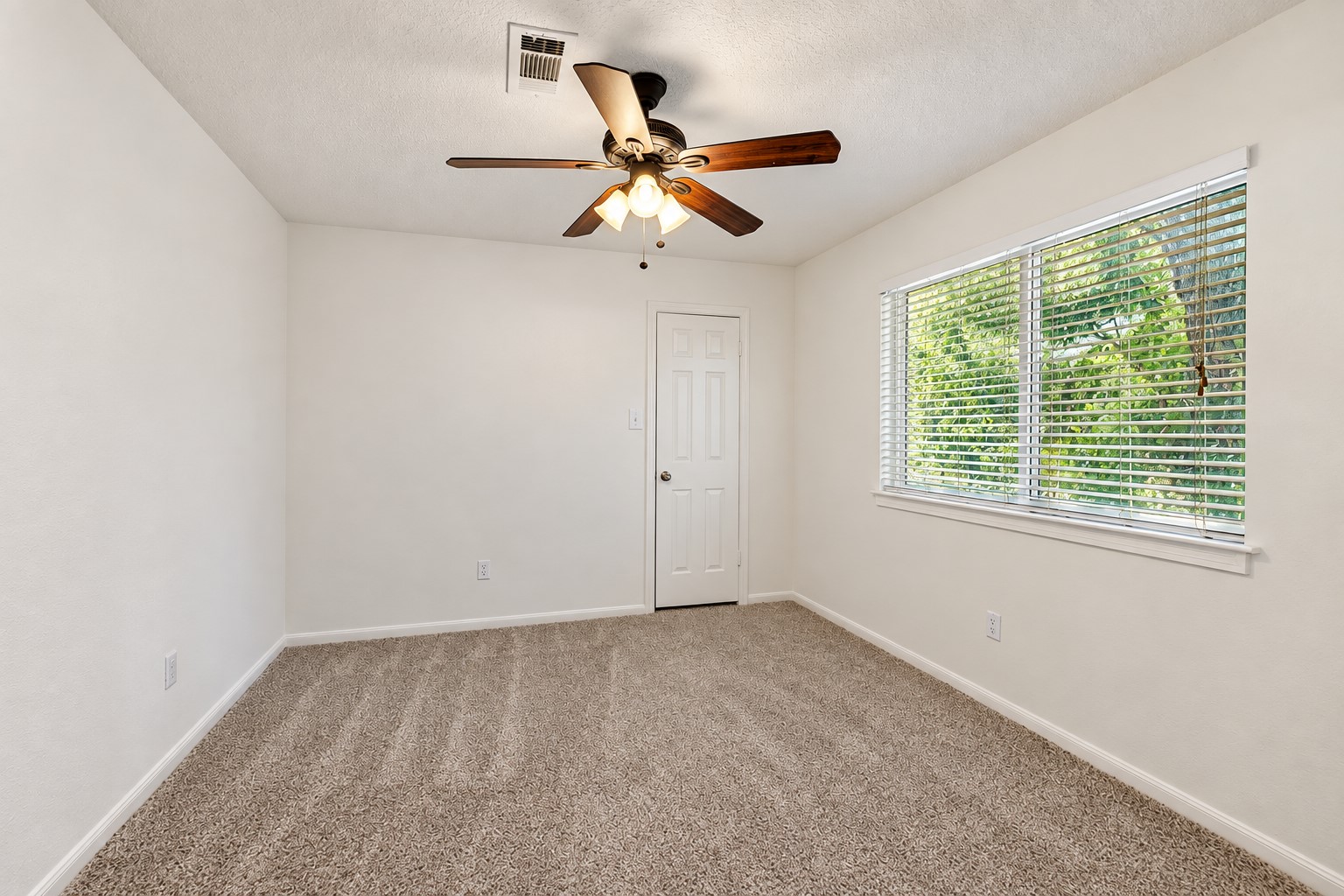 2713 N Logrun Circle Property Photo 14