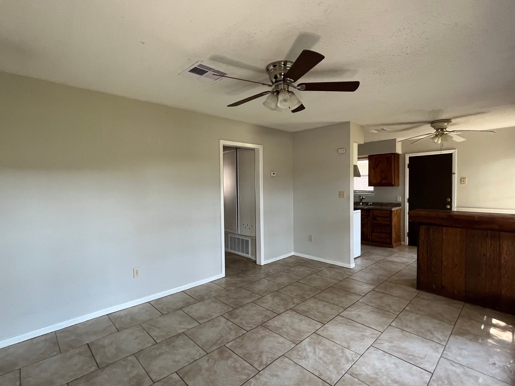 3021 Sycamore Avenue 4 Property Photo 1