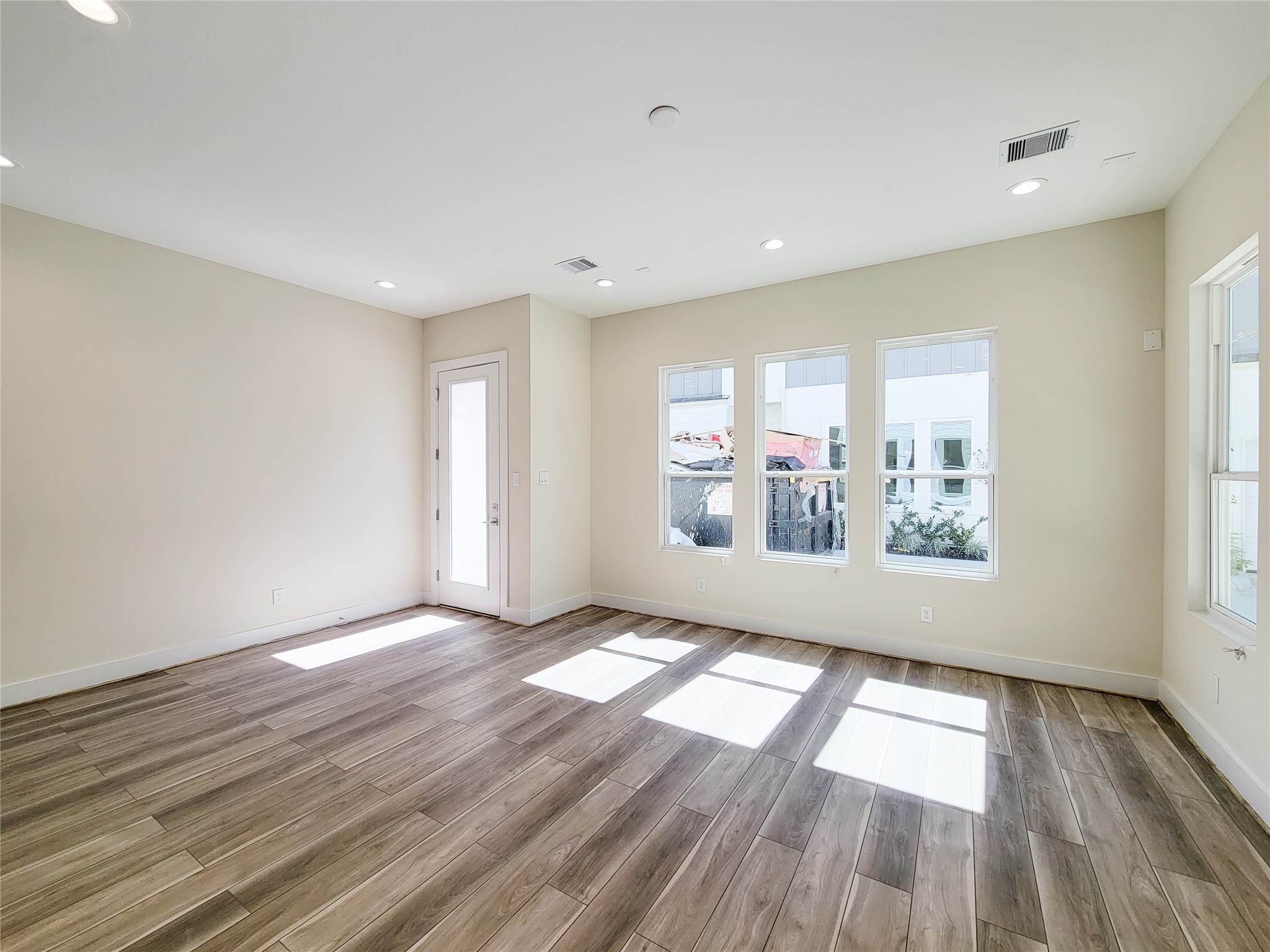 5931 Beall Street B Property Photo 8