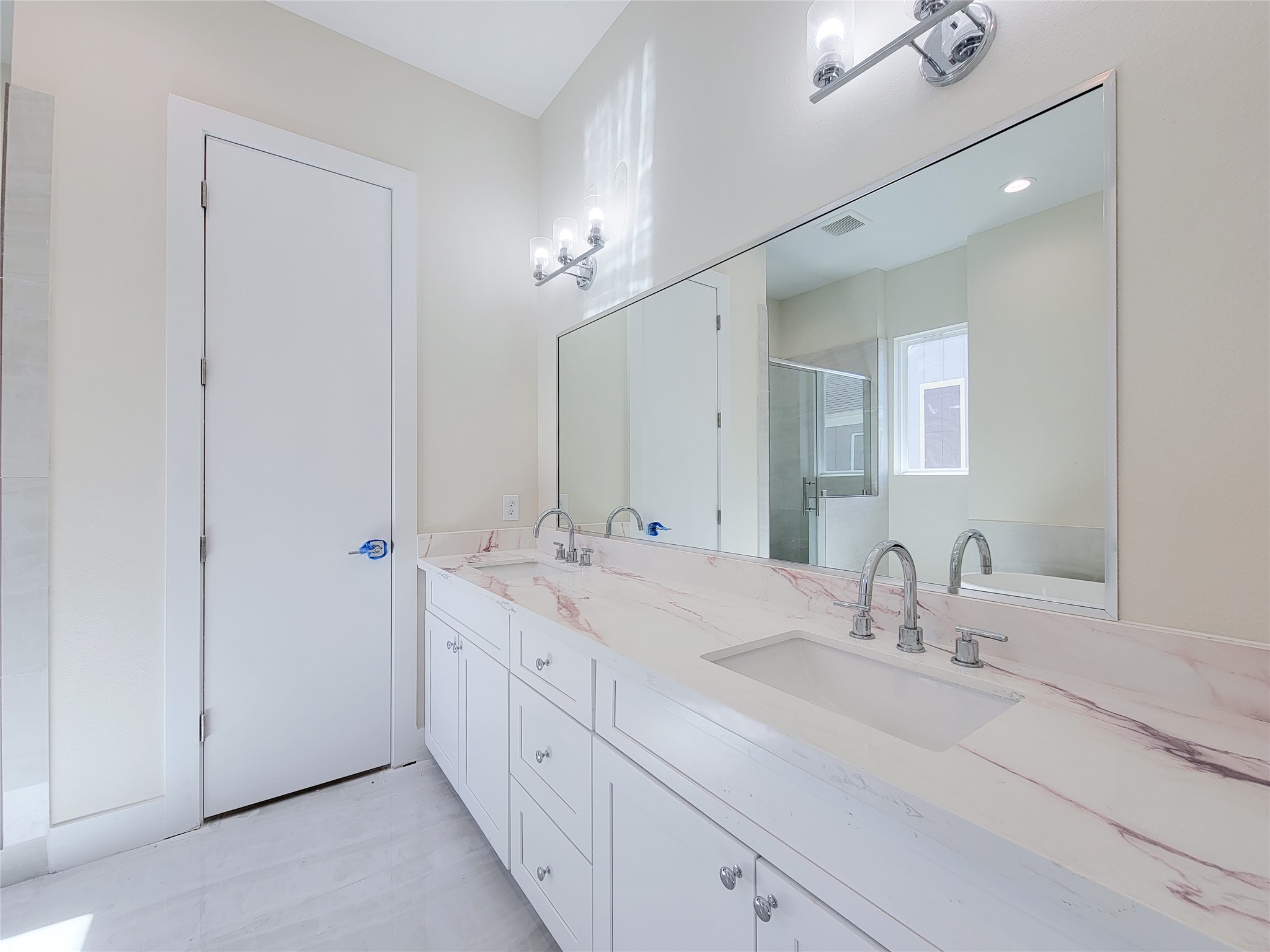 5931 Beall Street B Property Photo 19