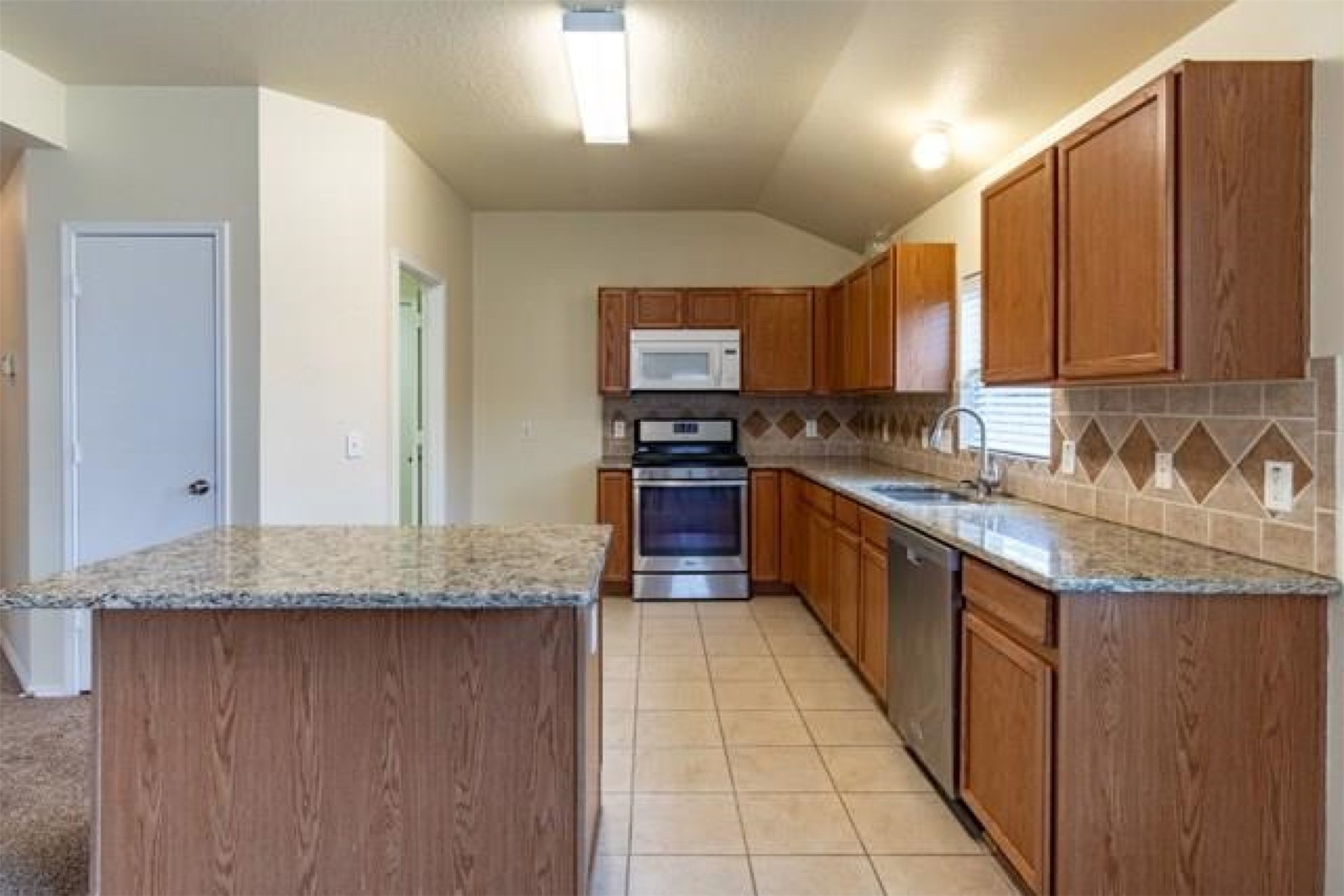 10446 Caribou Cove Property Photo 6