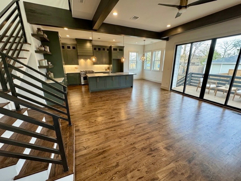 505 E 40th Street Property Photo 5
