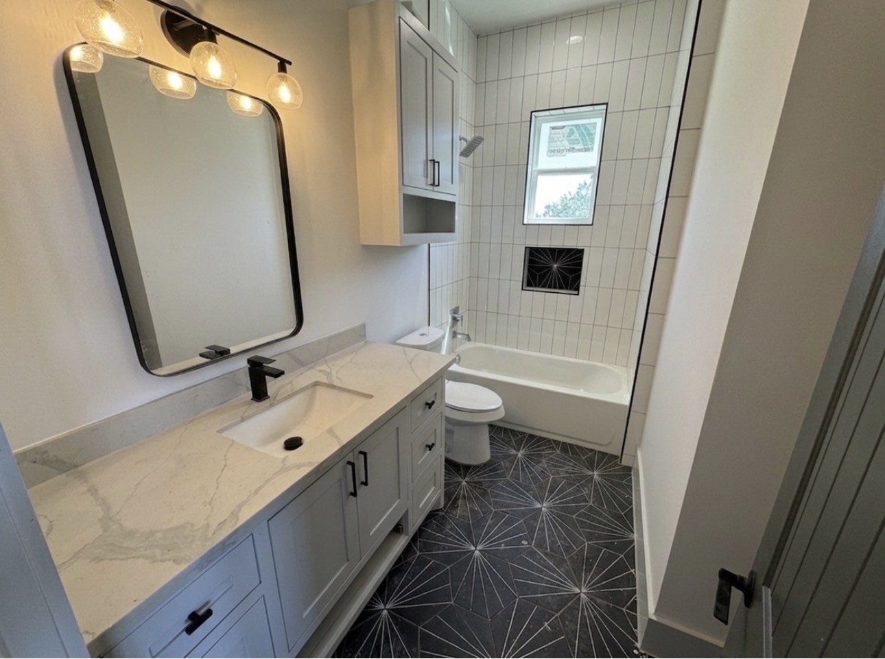 505 E 40th Street Property Photo 18
