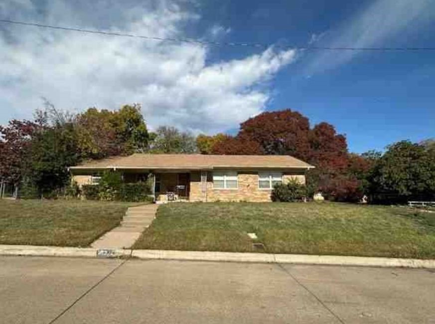 8300 Doreen Avenue Property Photo 1
