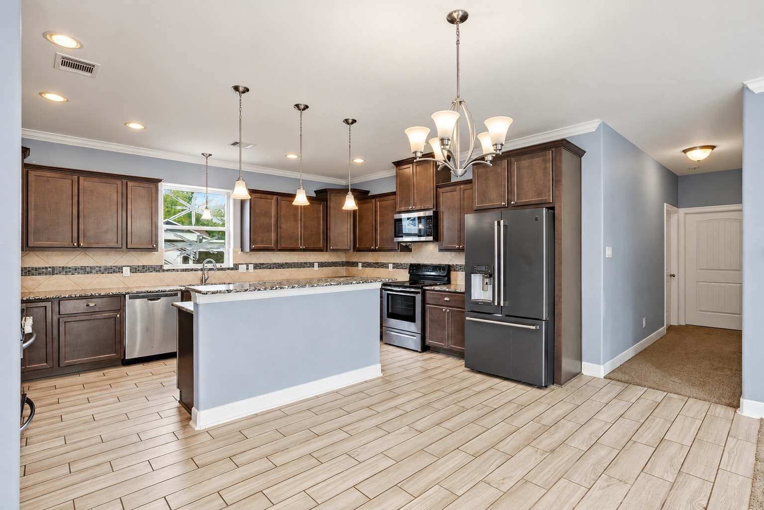 3201 Hillsdale Street Property Photo 6